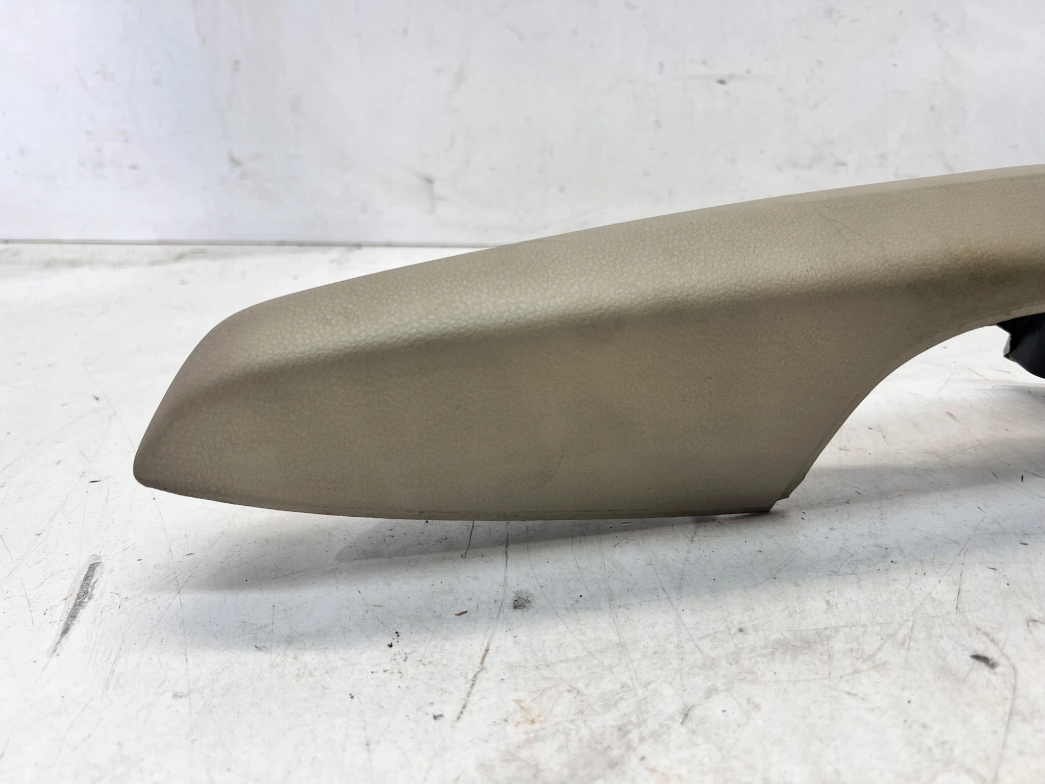 armrest right front AUDI Q5 8R 8R2867174 without