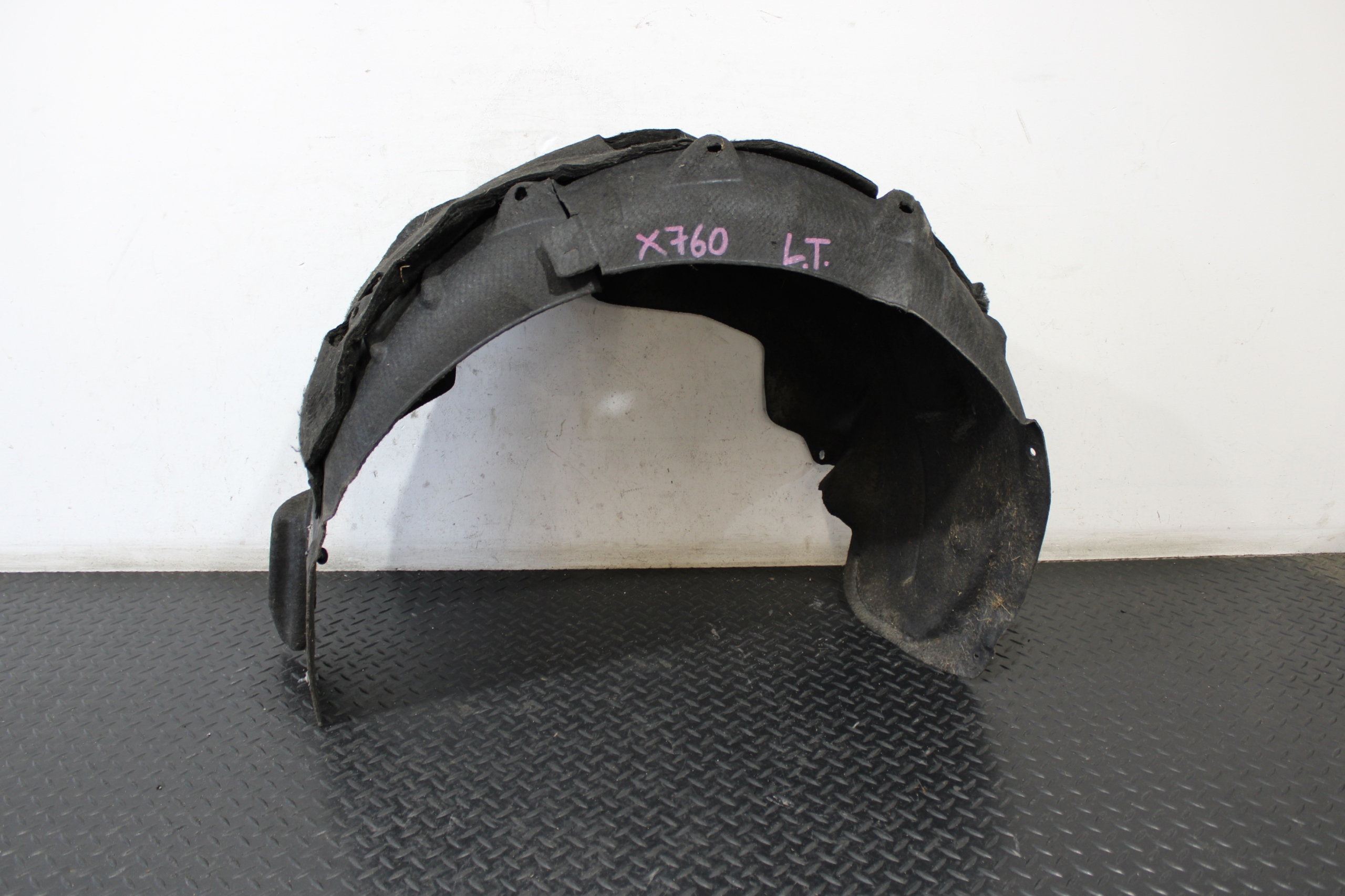 mudguard left rear part JAGUAR XE X760