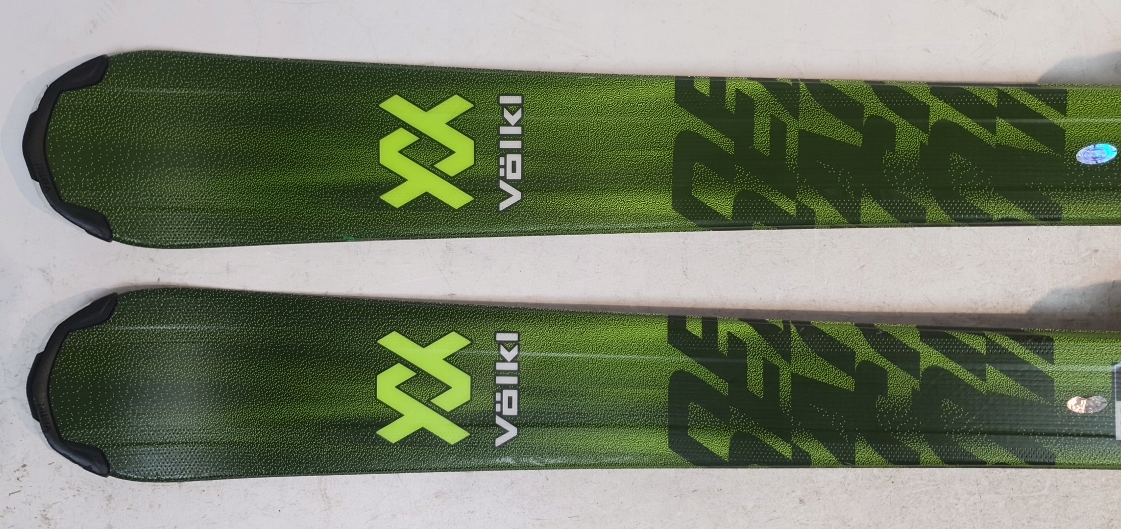 Narty VOLKL DEACON 7.2 dł. 158 cm 2023