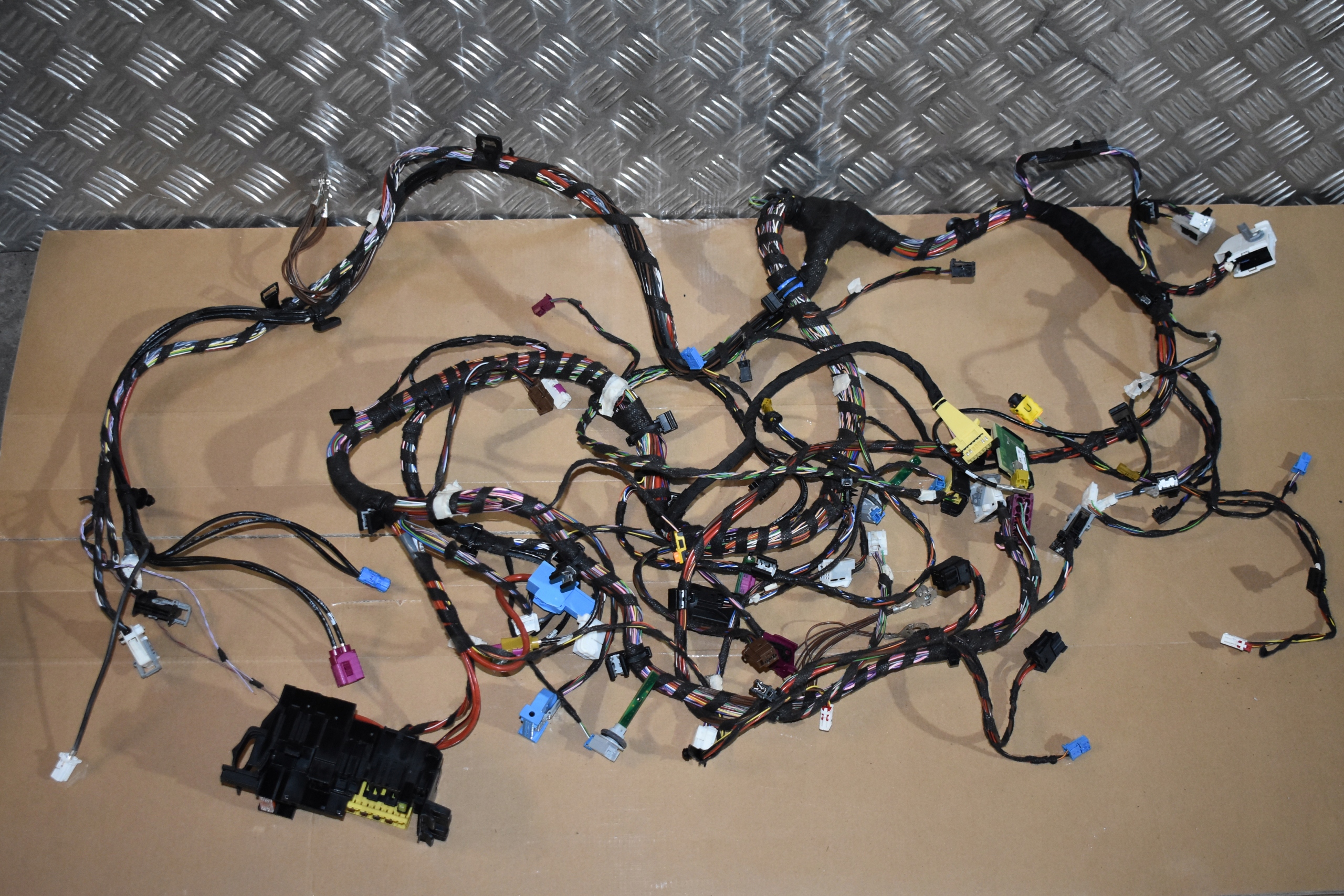 IDEALNA Câblage Console MERCEDES W167 LIFT 24R. 1