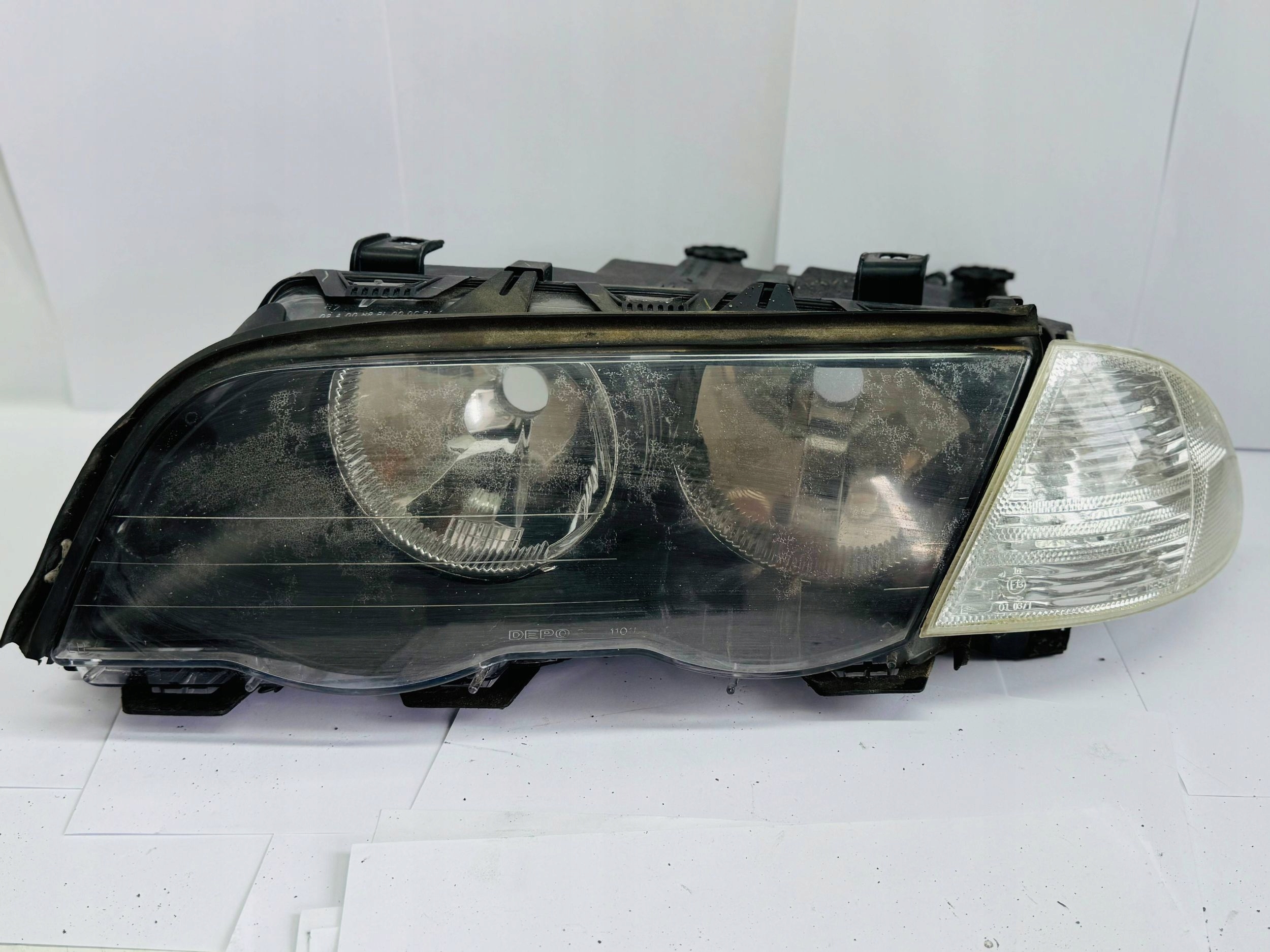 BMW 3 E46 light front 084441129LX 084441120L 083441106L