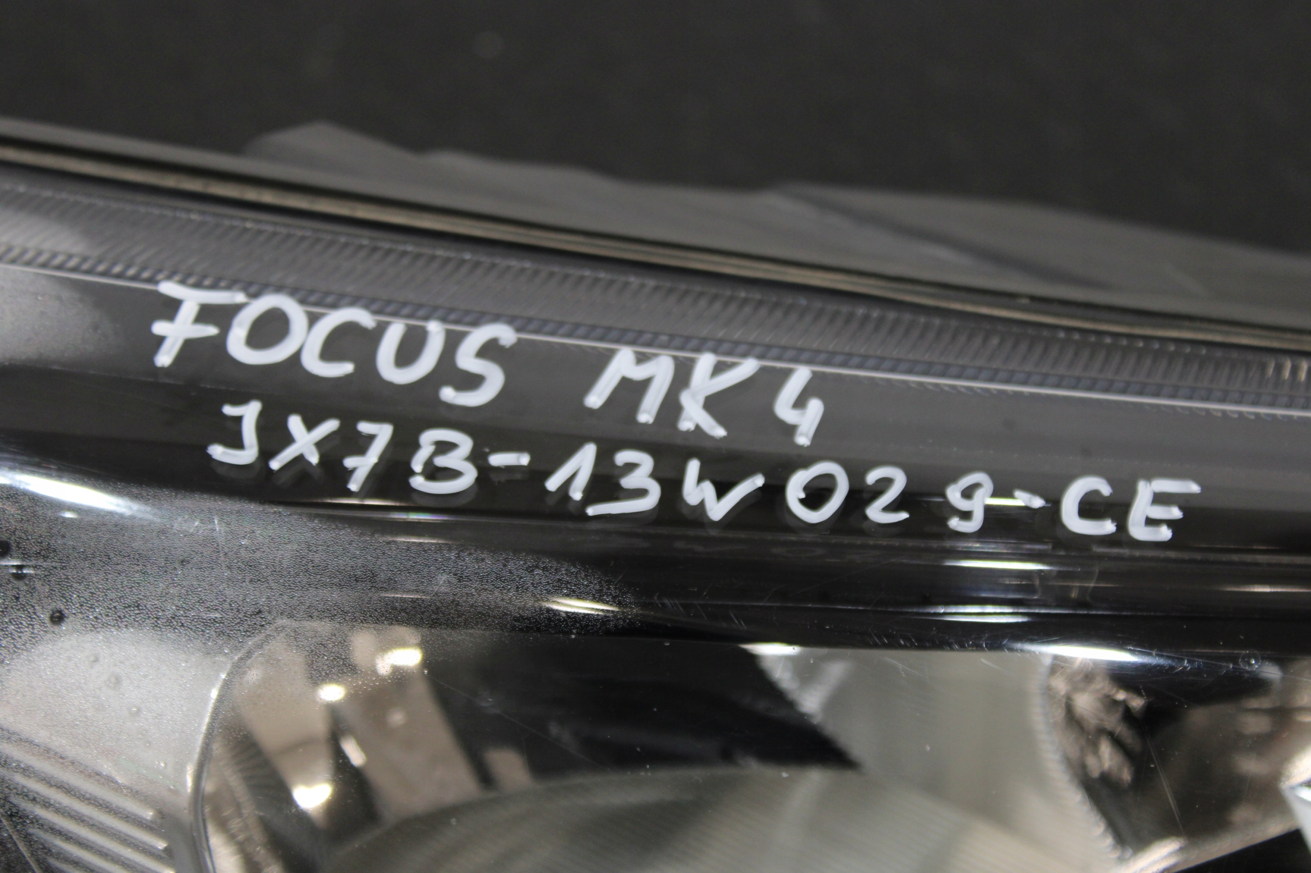 light right front FORD FOCUS MK4 ST-LINE JX7B-13W029-CE