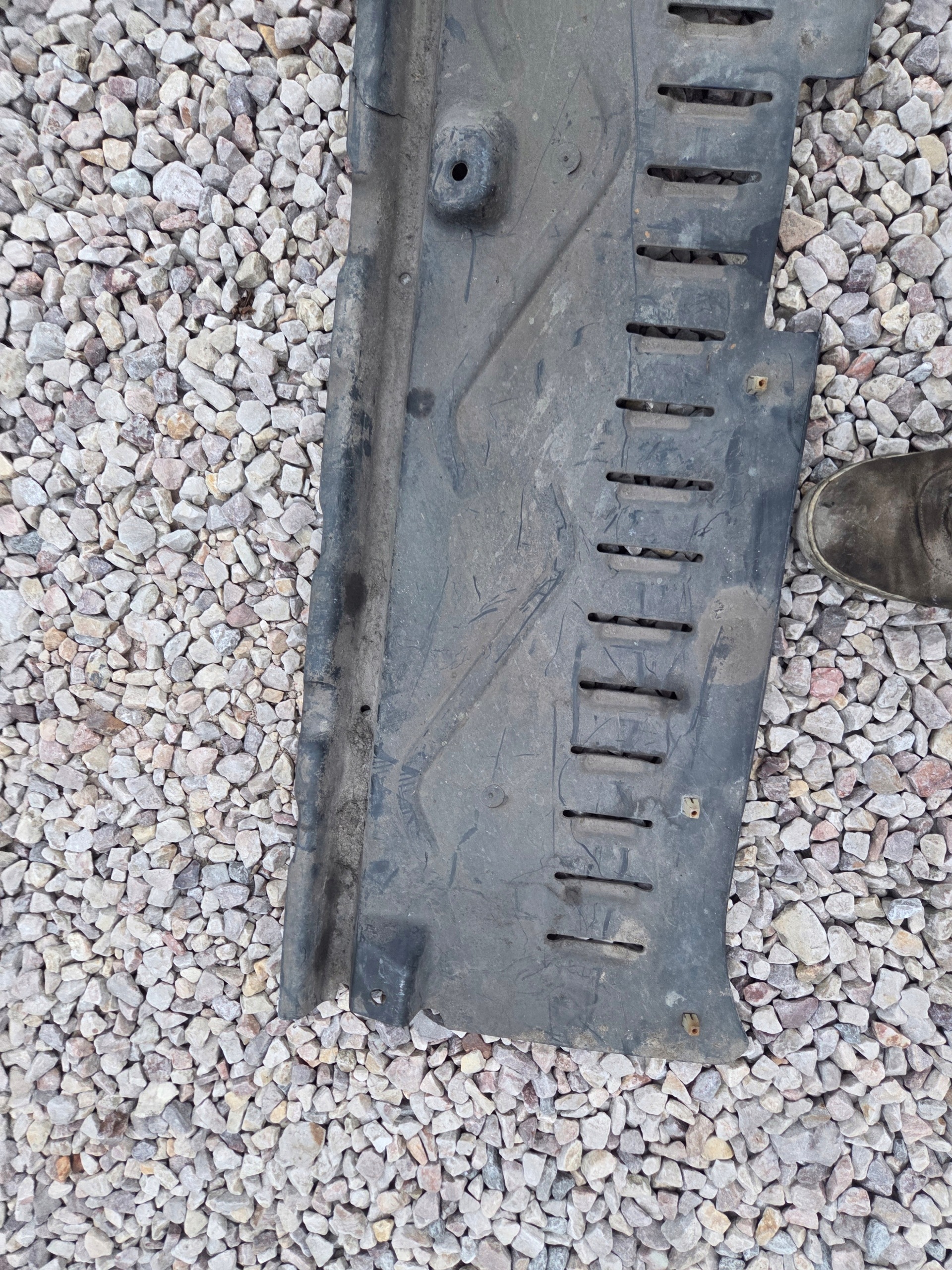 cover chassis VOLKSWAGEN T5 7H3825210D