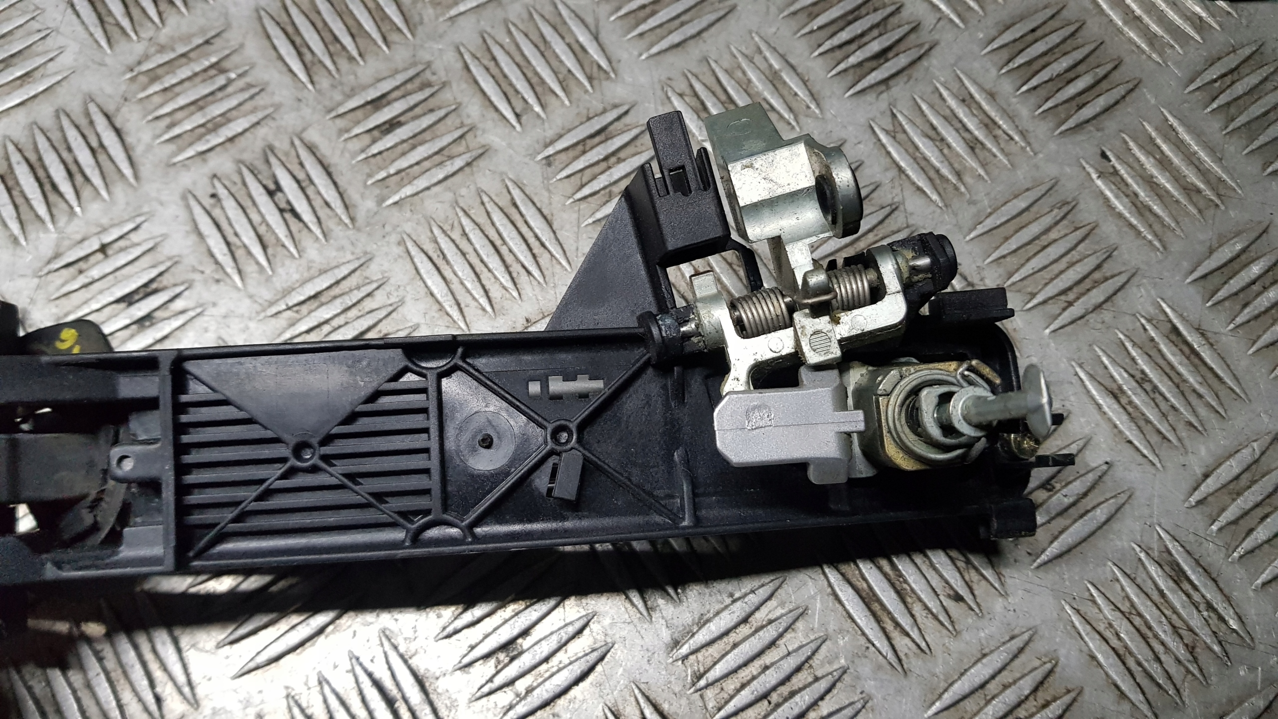 MERCEDES W220 handle left front lock cylinder exterior