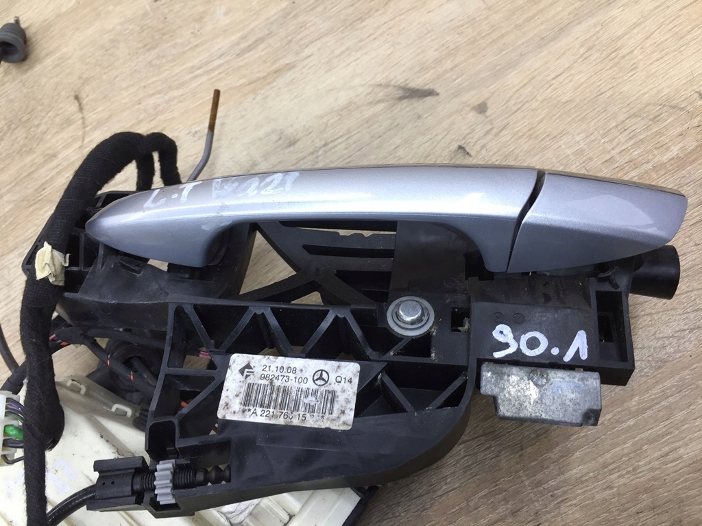 ZAMEK KLAMKA DRZWI LEWY TYL DOCIAG MERCEDES W221 Car type Passenger cars