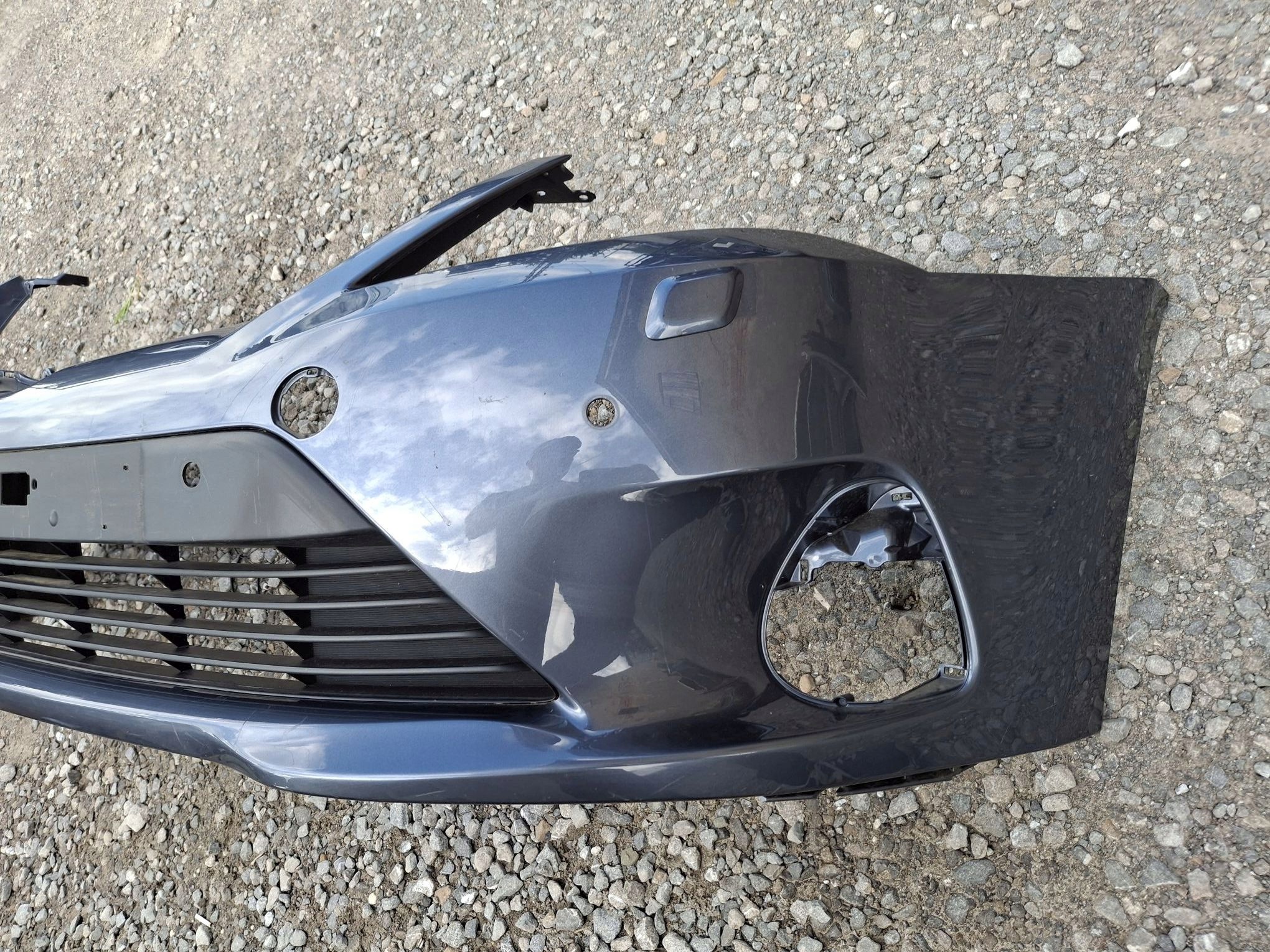 front bumper TOYOTA AVENSIS III LIFT 2011R->