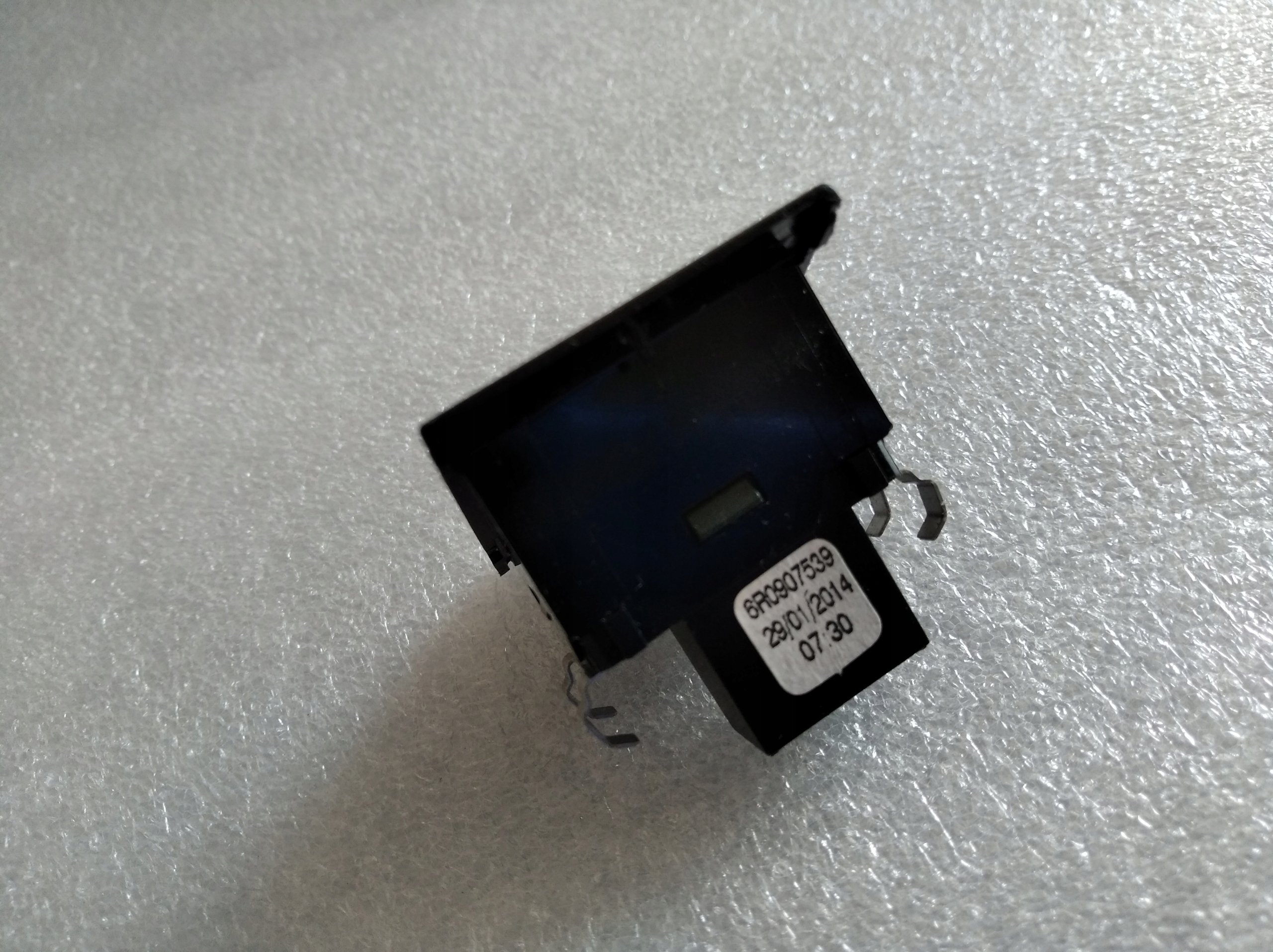 6R0907539 CZUJNIK NASŁONECZNIENIA VW POLO 10-22r Producent części Volkswagen OE