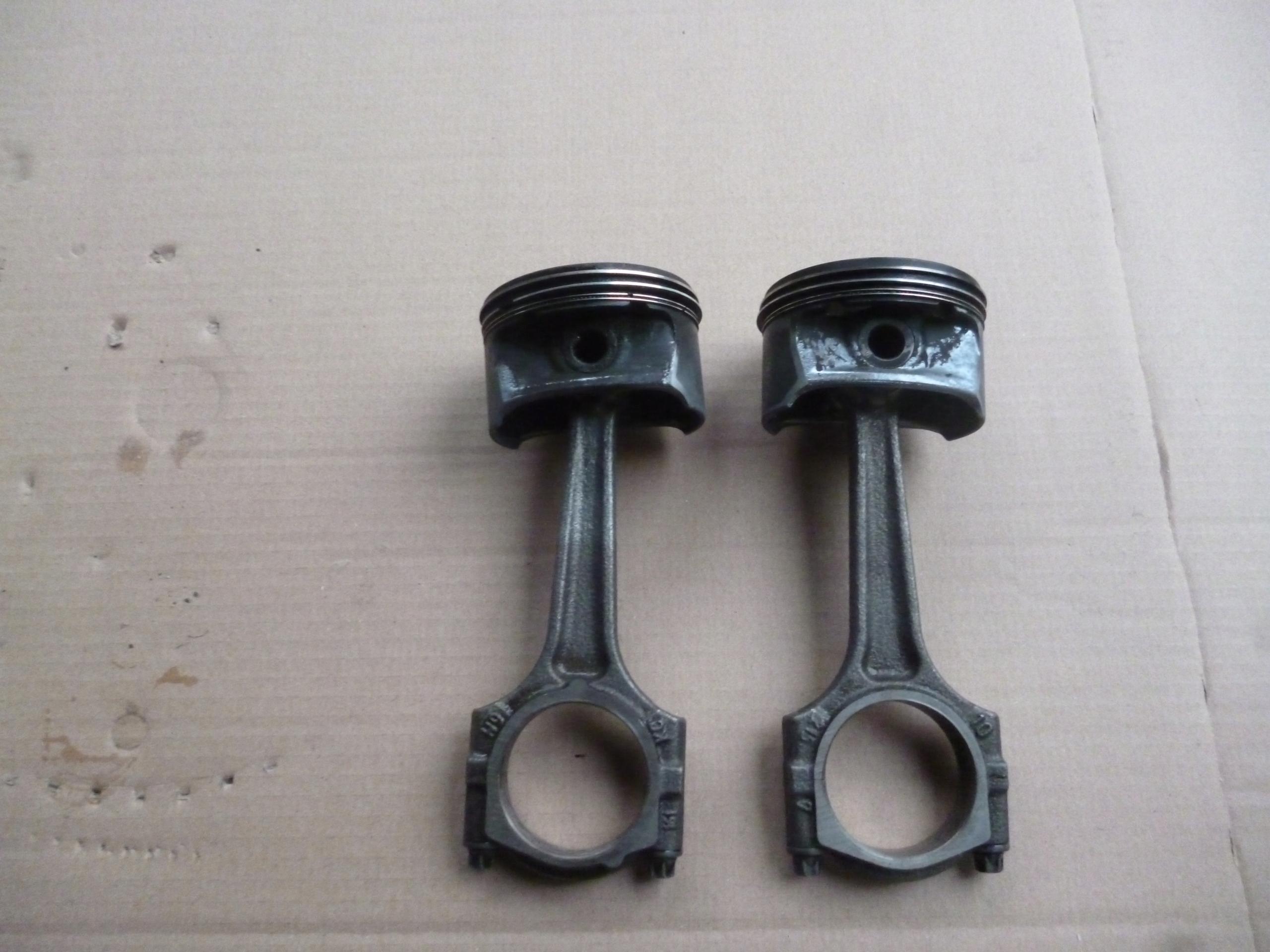 Поршень шатун A10xep Opel Corsa D 1.0