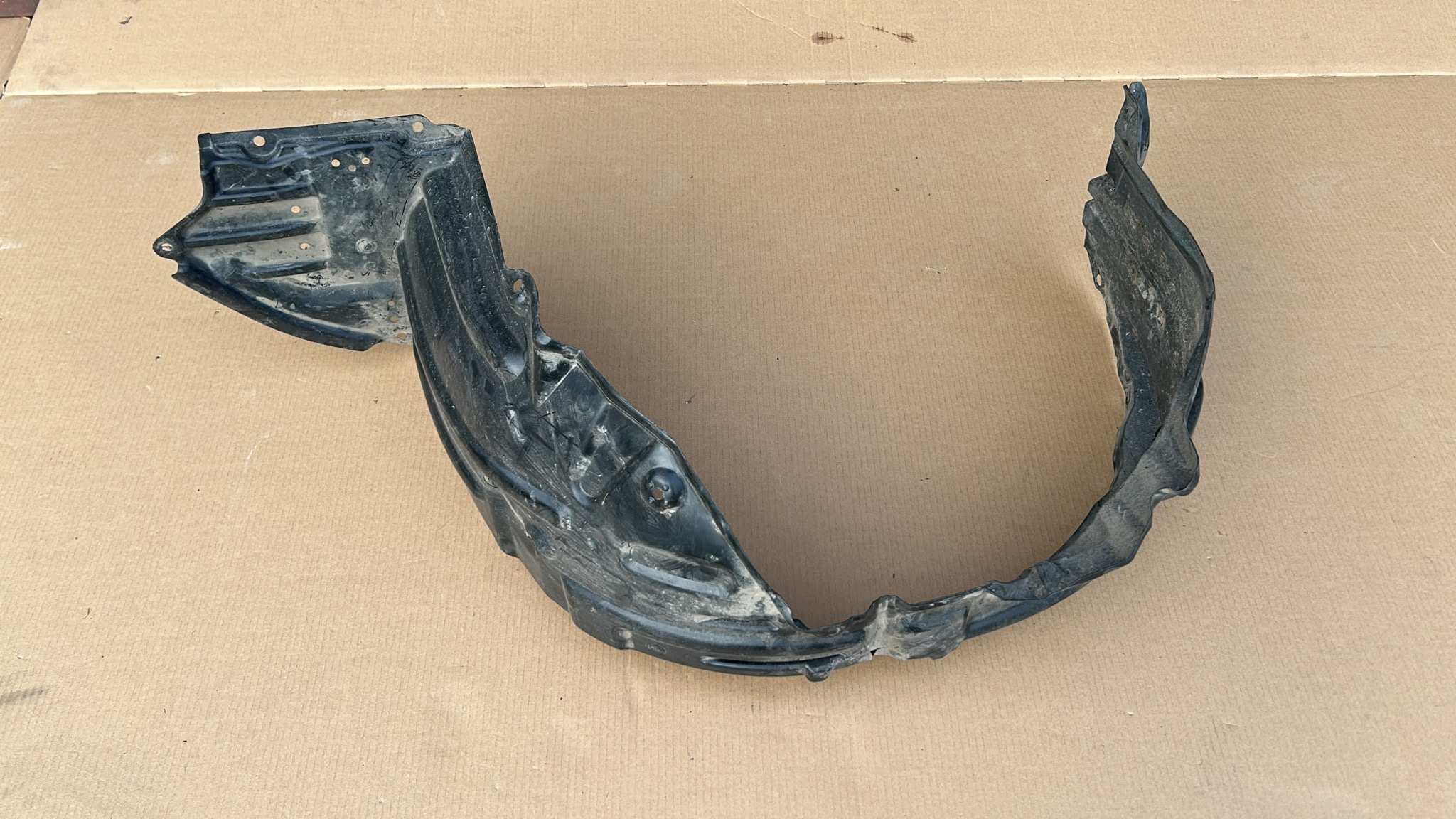 mudguard left left front front TOYOTA IZOA 18-21
