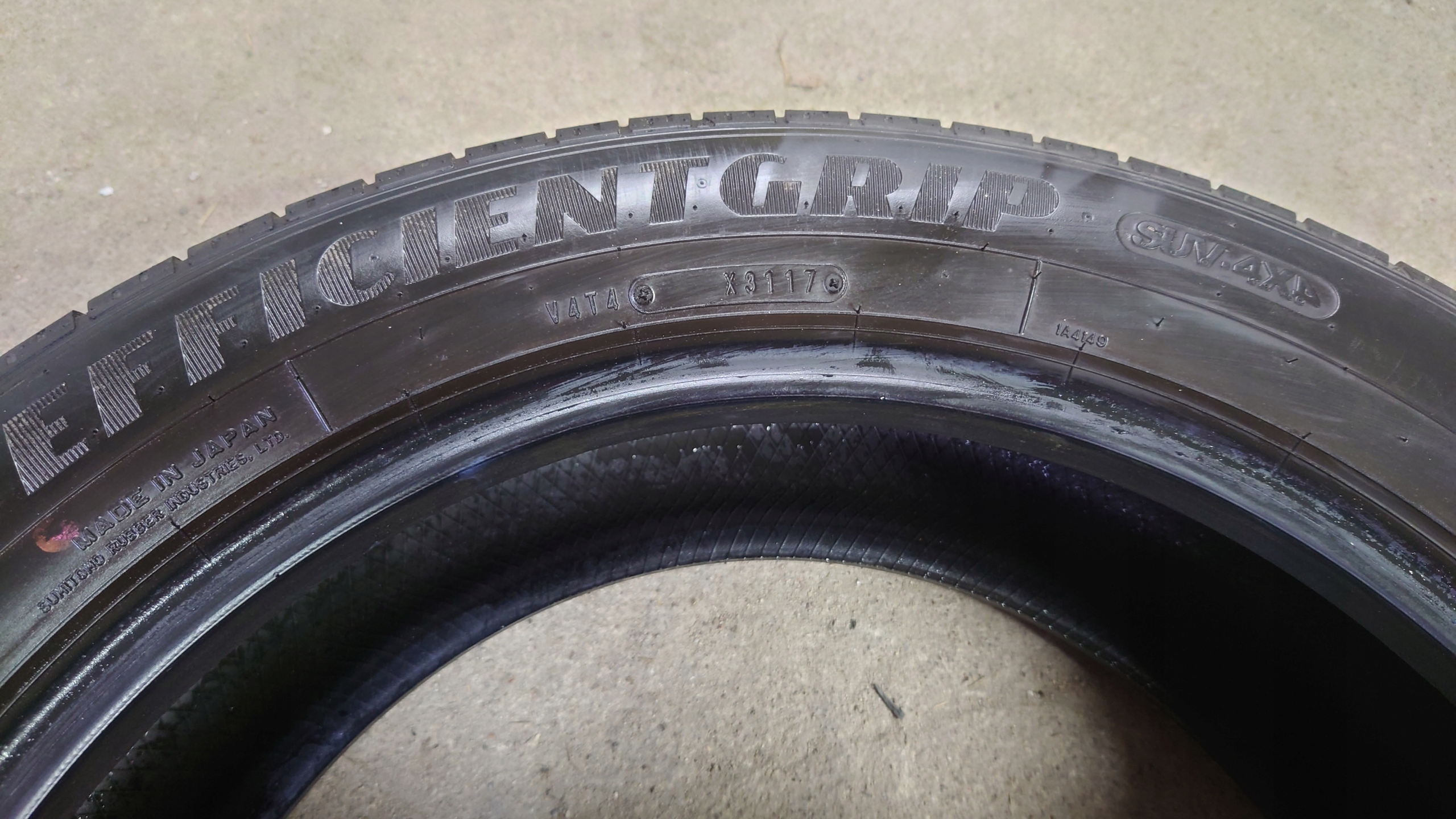 4x Goodyear Efficient Grip 225 55 19 Tire aspect ratio 55