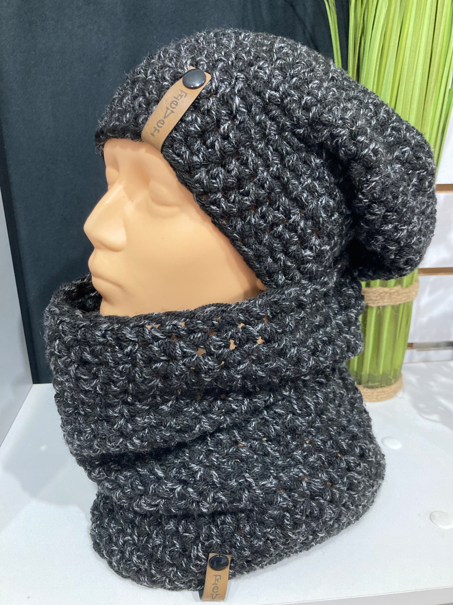 Komplet čepice nákrčník „FeVer“ Hand Made Boho na háčkování