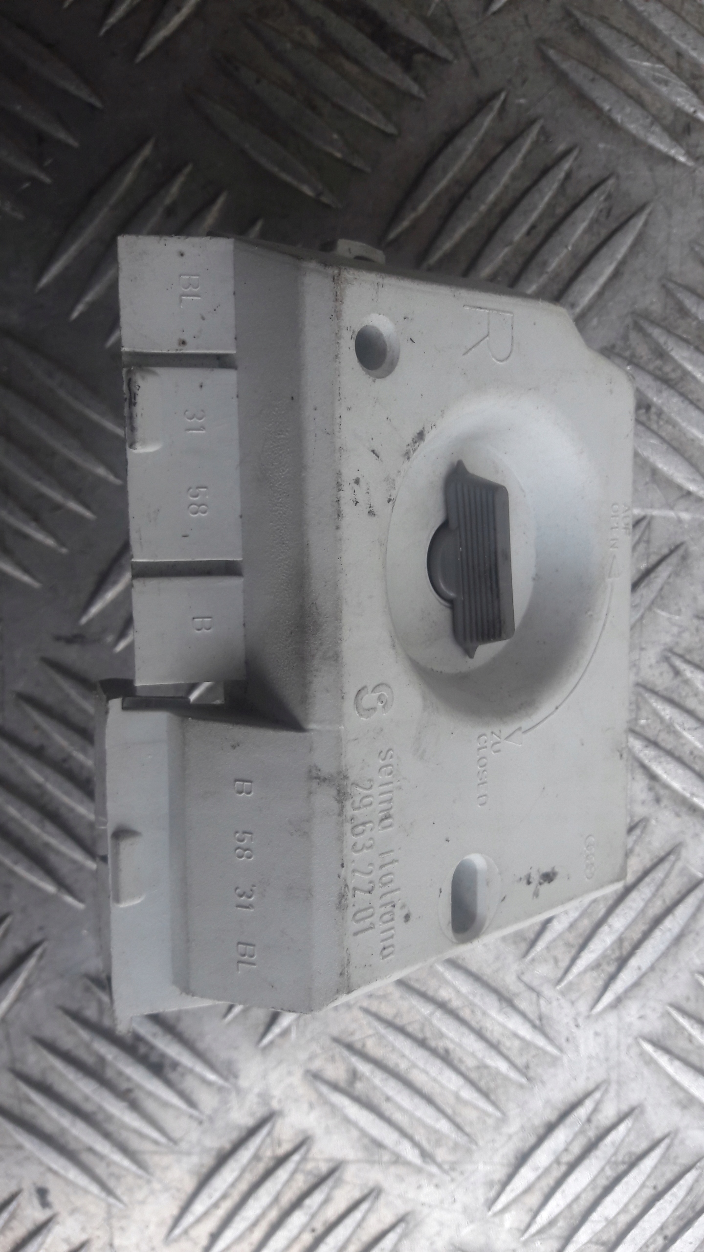 AUDI 80 light housing right rear part 29632201