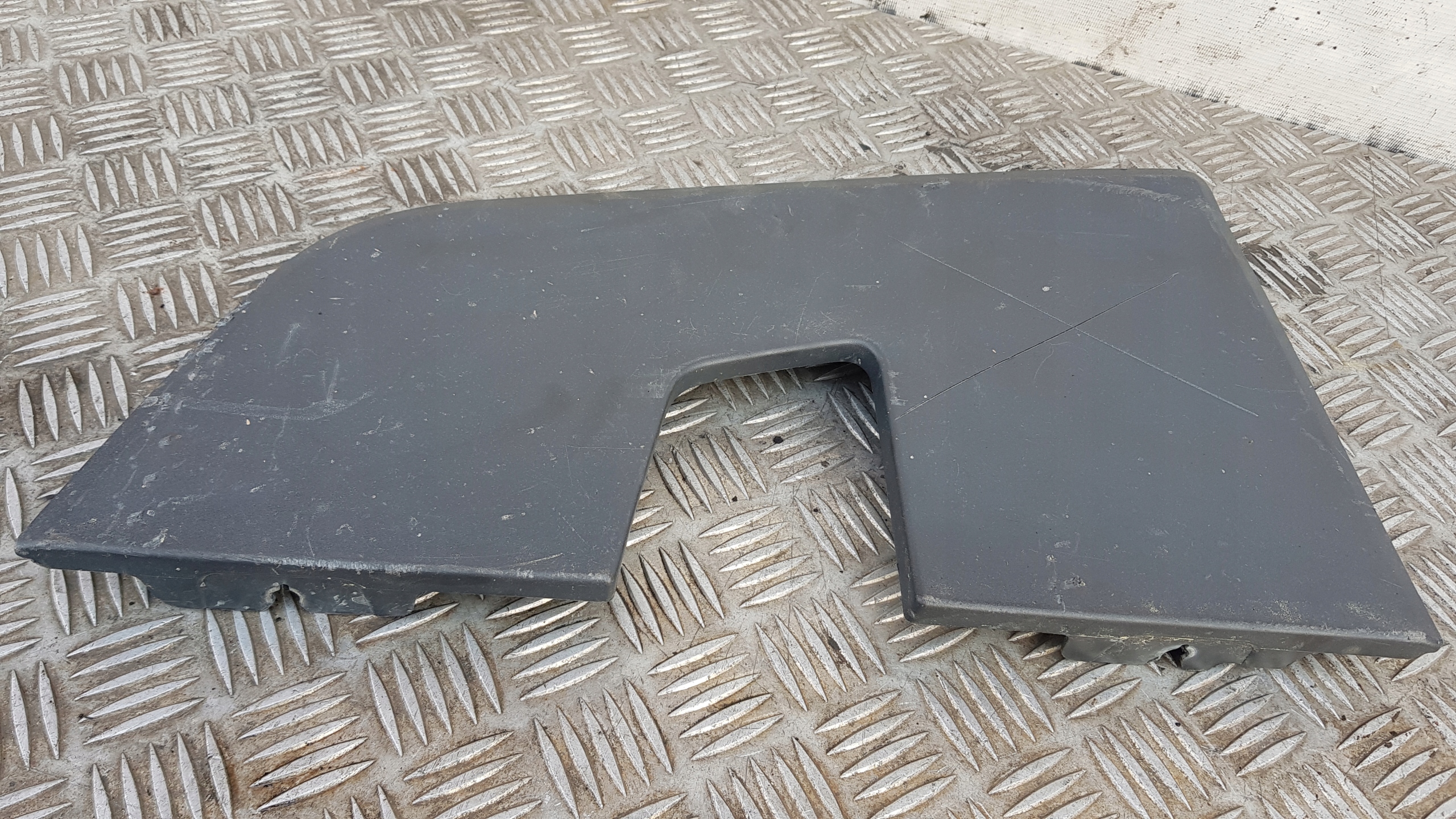 VOLVO FH13 cover spoiler grille right
