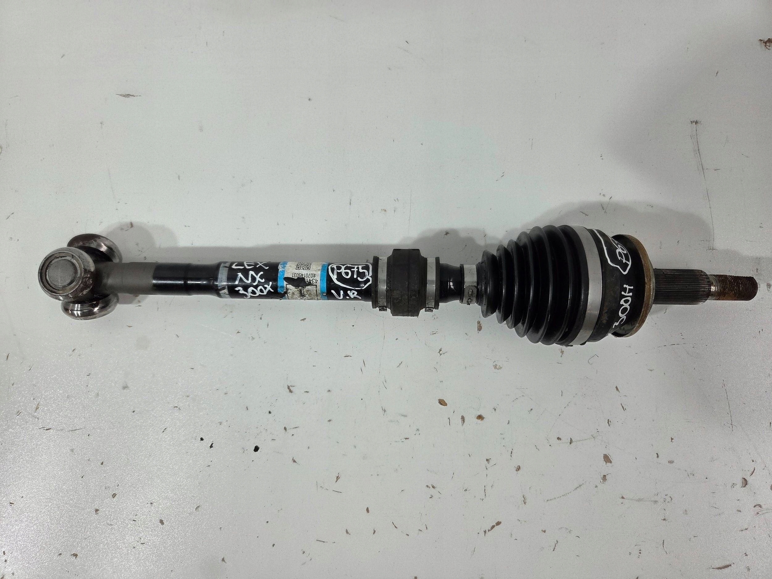 Lexus NX 300H semi-axis front right 4341078010 (P675)