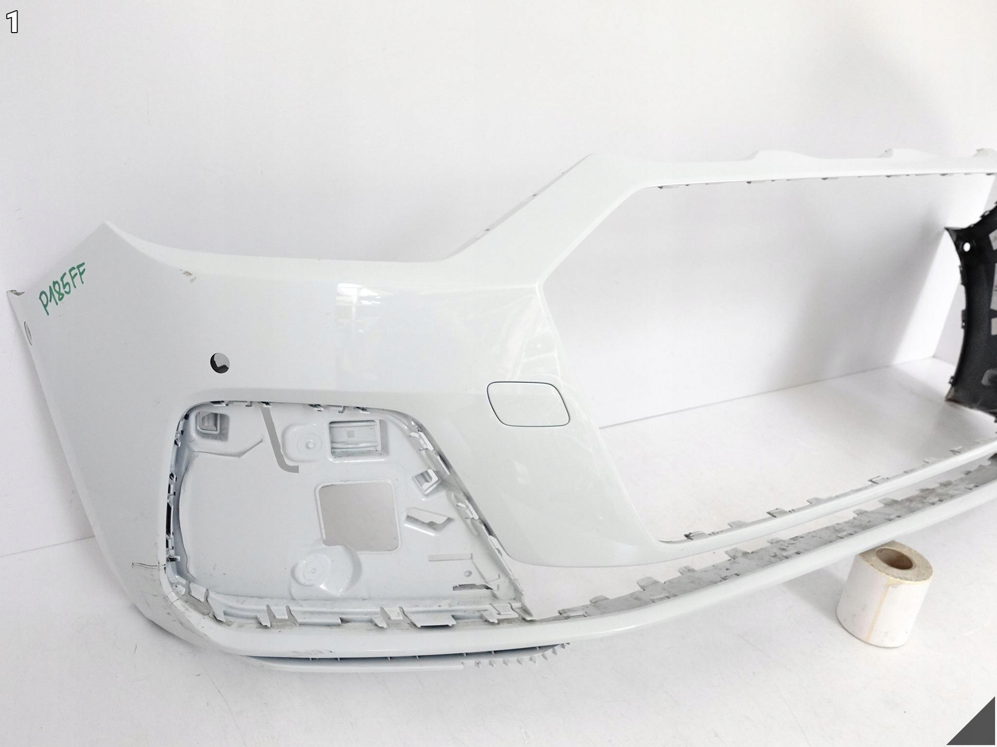 AUDI A1 S1 II 82A (2 GENERACJA) 18- ZWYKLY bumper front (6xPDC) (APS+PLA)