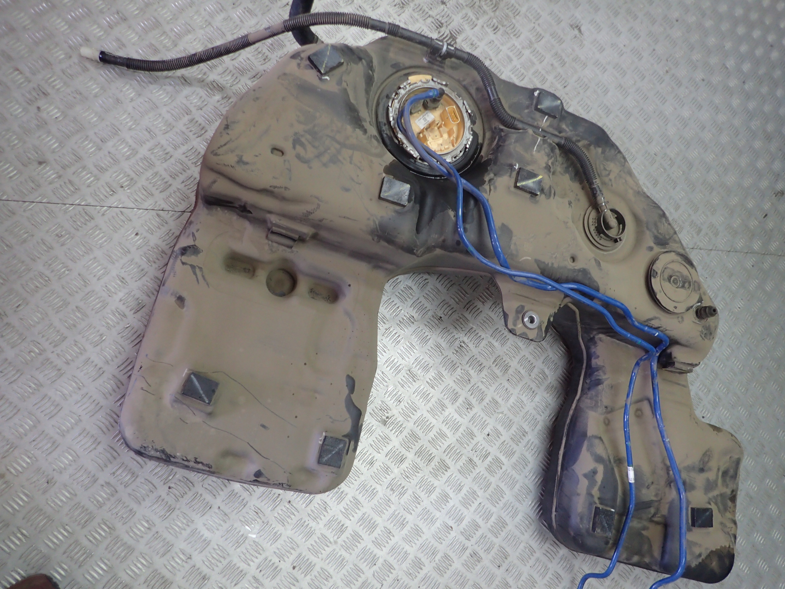 BMW X5 G05 3.0 дизельный топливный бак бак насос