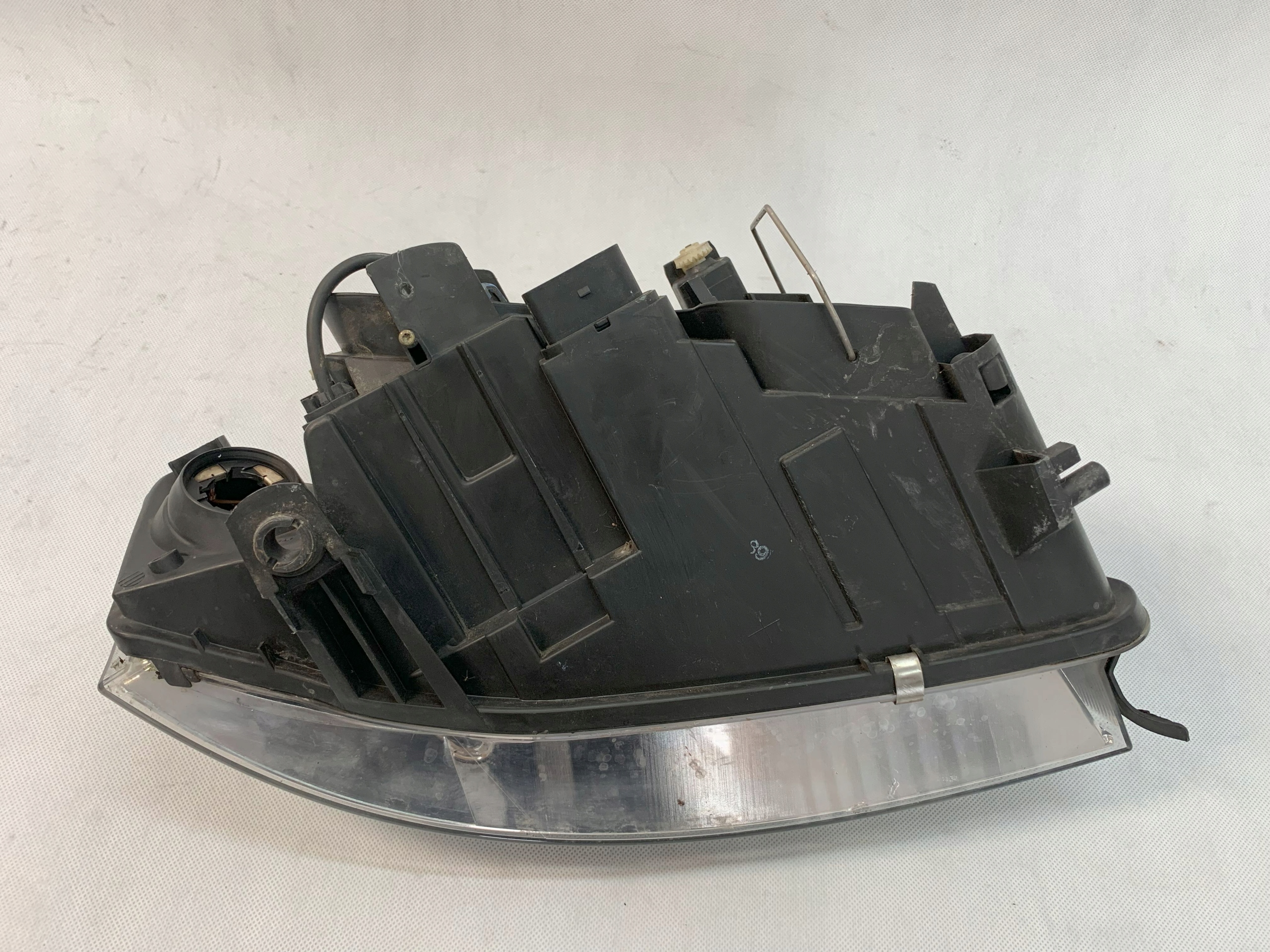 Reflektor light left Audi A6 01-04r xenon FL Lift a 6 08.25