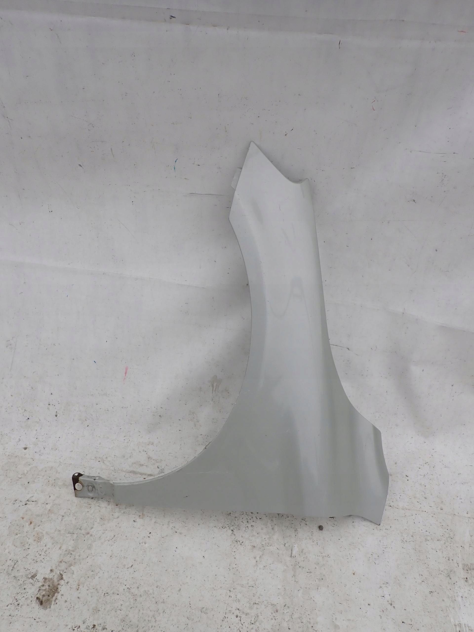 VOLVO XC60 and 1 08-17 fender front front left