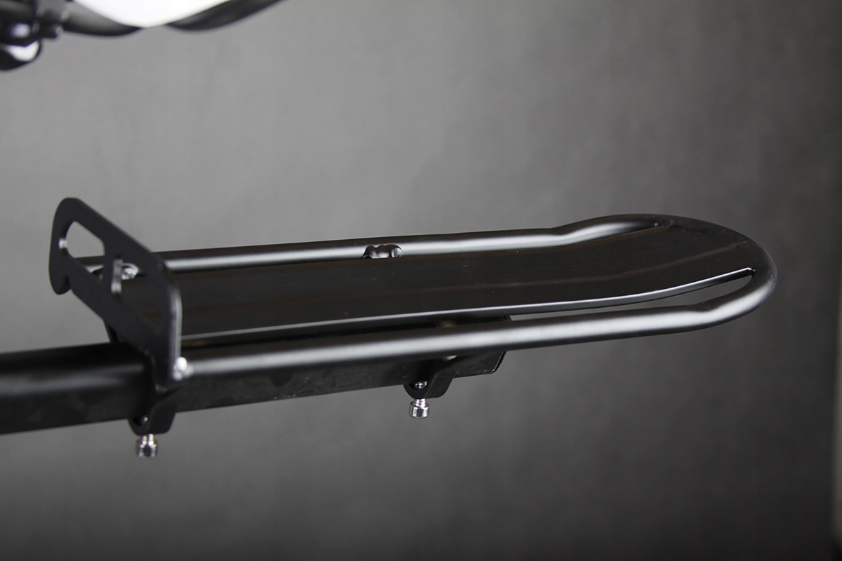 Bagażnik alu regulowany na sztyce 24-29 Model H12