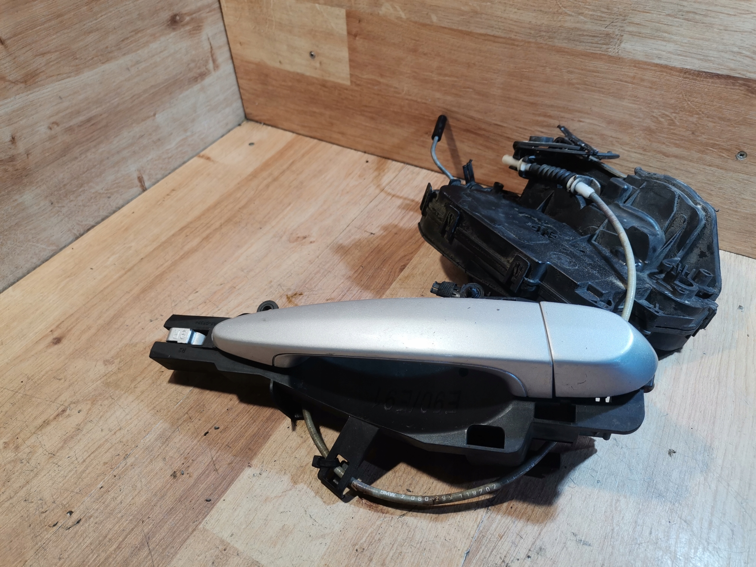 lock + handle door right rear part BMW 3 E90 E91 7060296