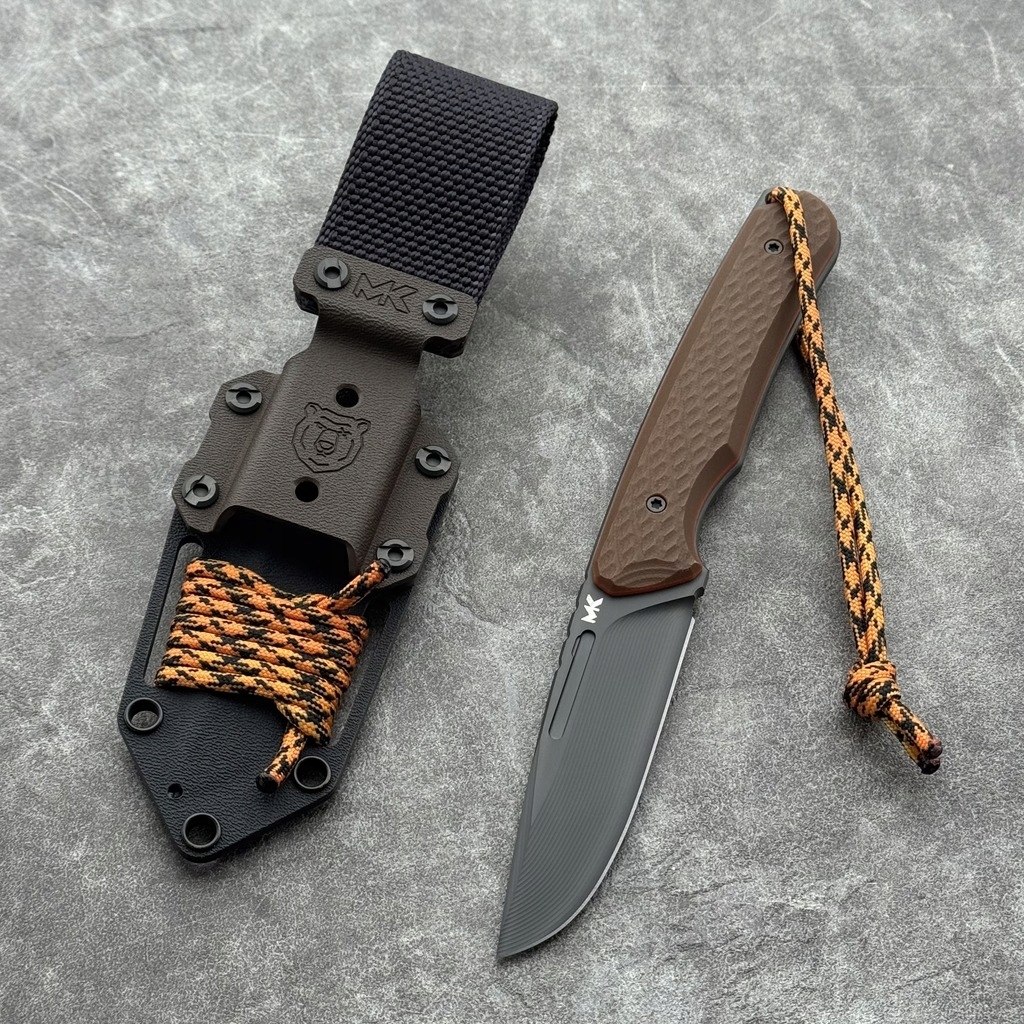 Nůž Mk Knives & Tools Scout Fear The Bear Black DLC Vanadis4Extra Brown G10