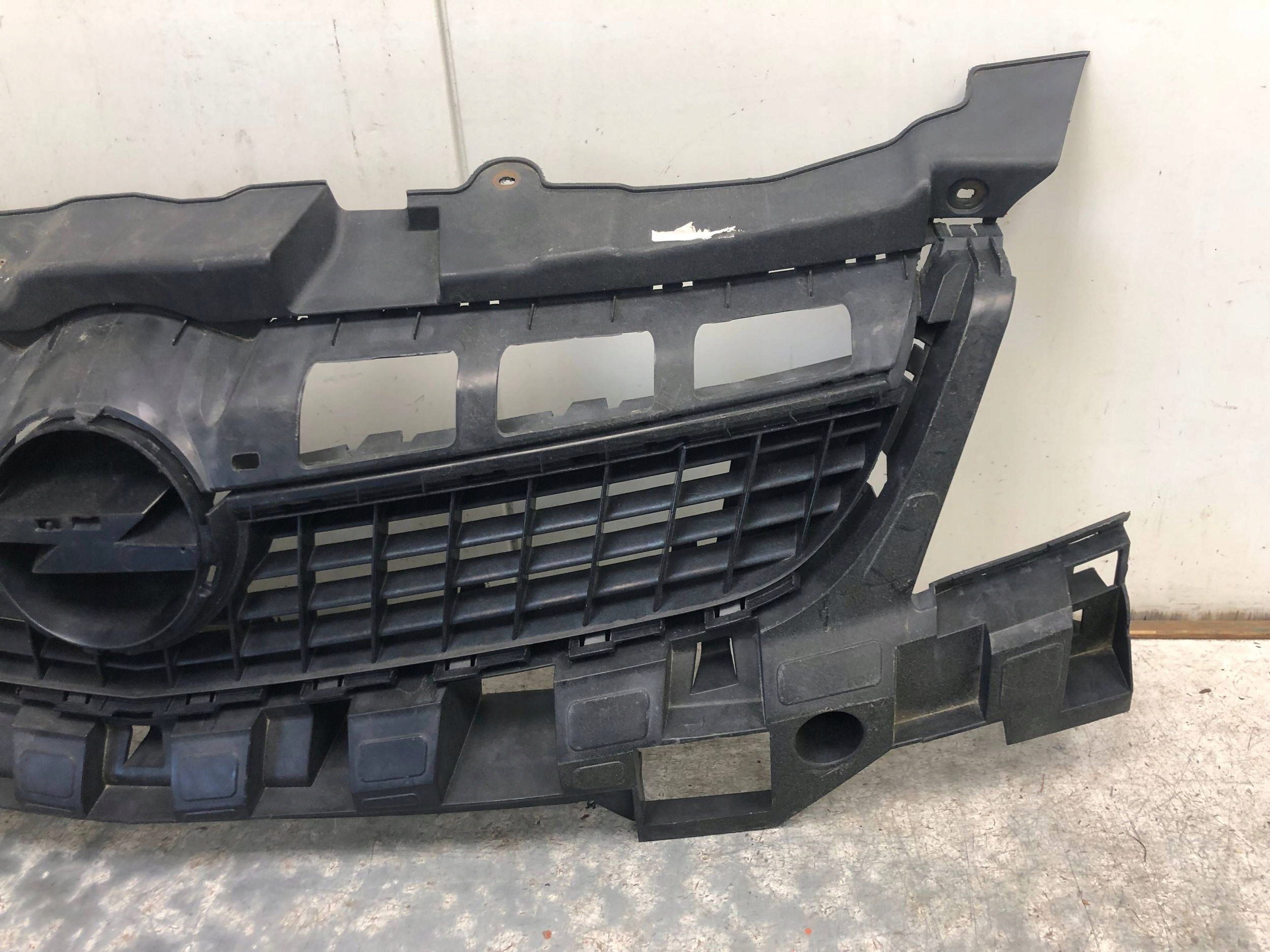 Grill Grill OPEL VECTRA C LIFT 13182876