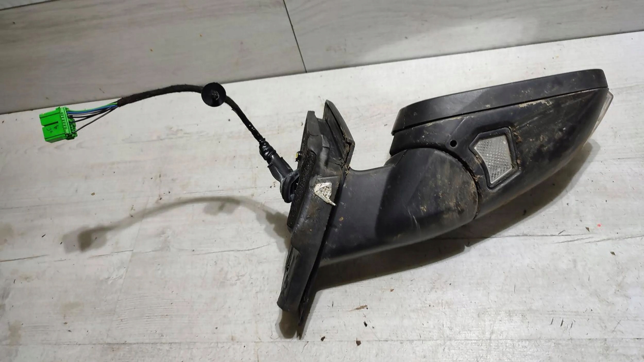 Volvo V40 2018 right side mirror 7PIN