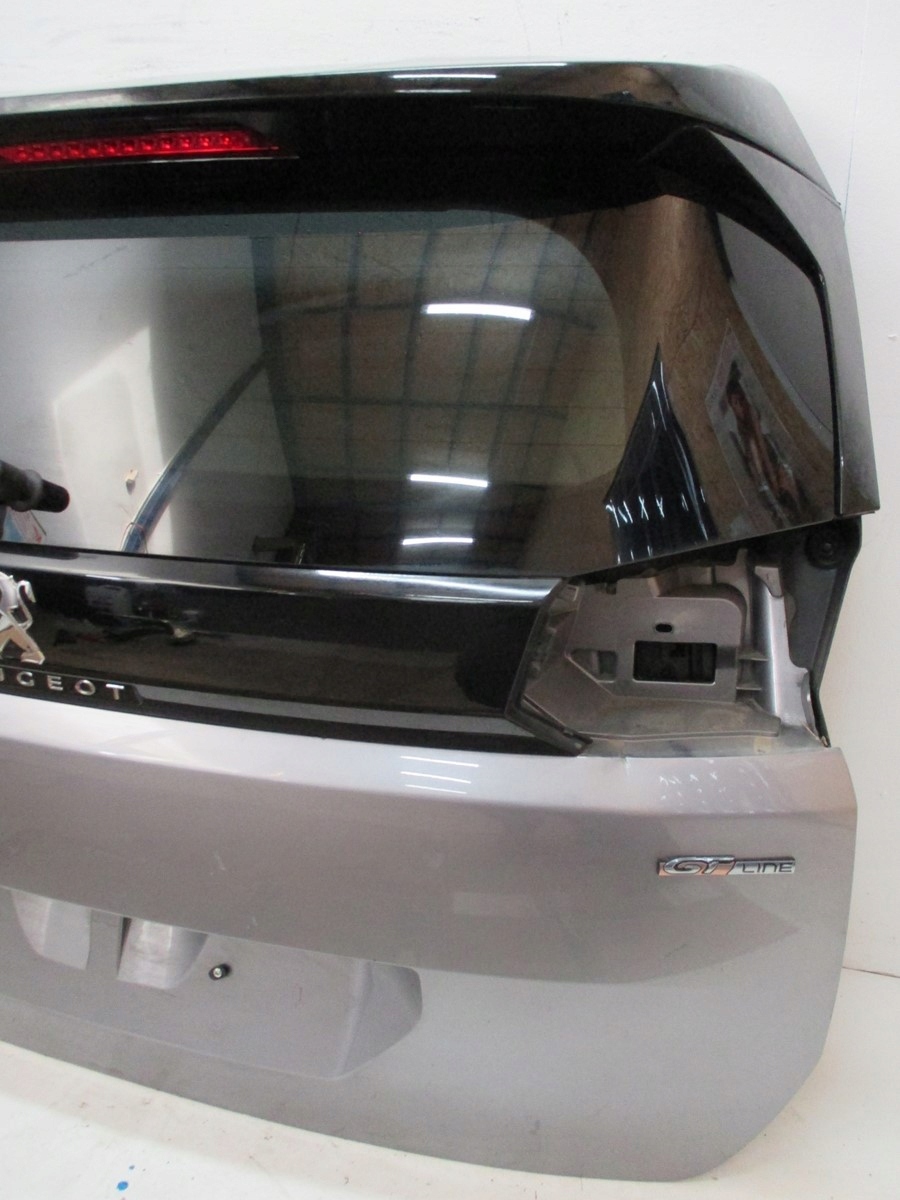 boot doors Peugeot 5008 below KAMERE