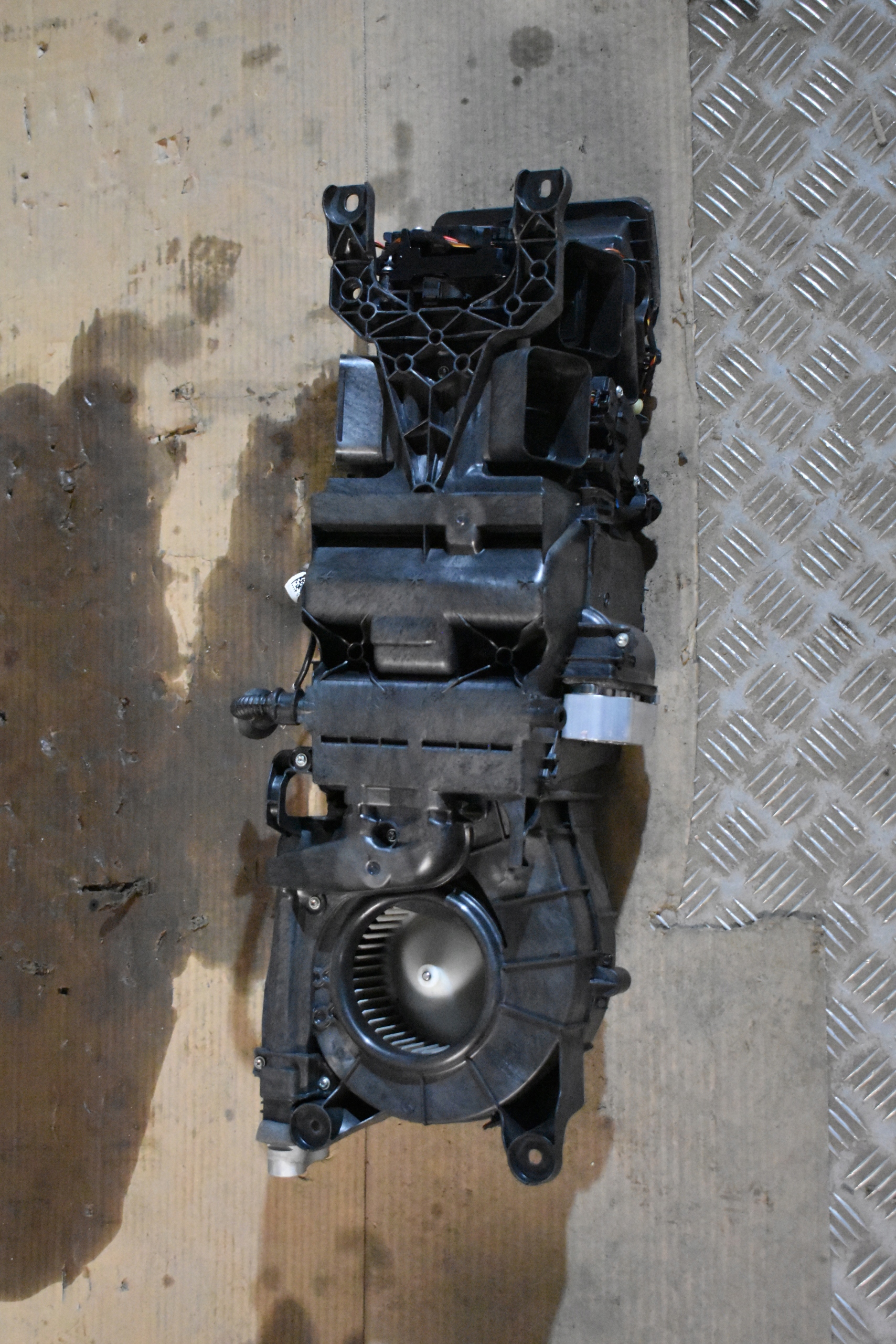 IDEALNA heater rear MERCEDES W223 1