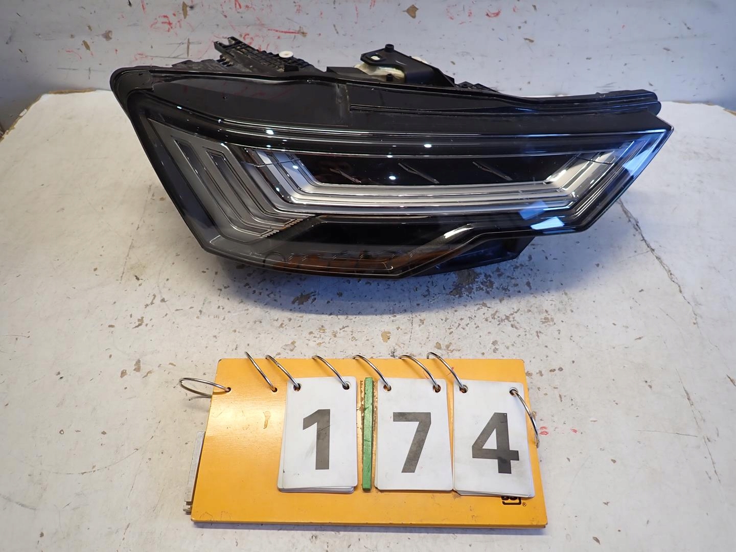 light front front right AUDI A6 C8 2018- FULL LED MATRIX 4K0941036