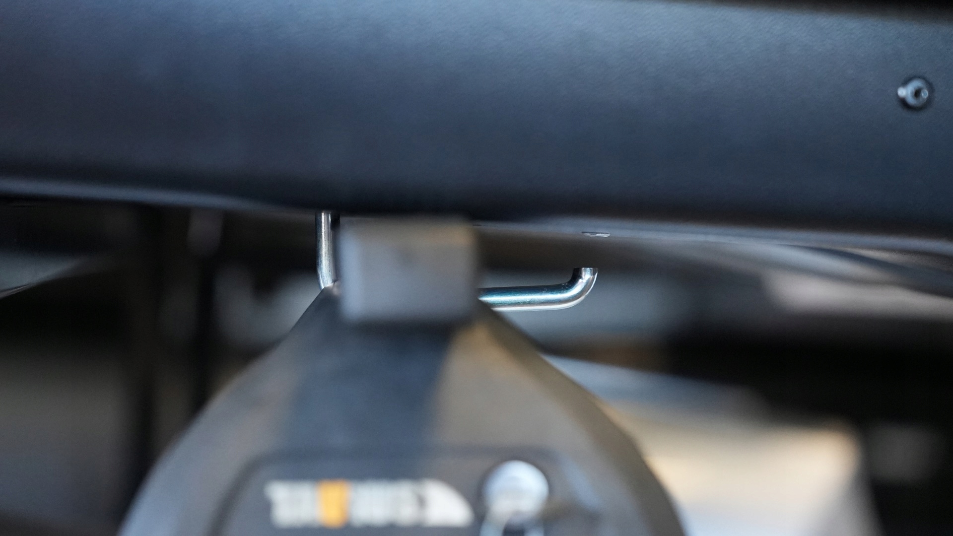 Box Kufer dachowy TAURUS ALTRO 460 czarny boks na dach Prędkość maksymalna 130 km/h