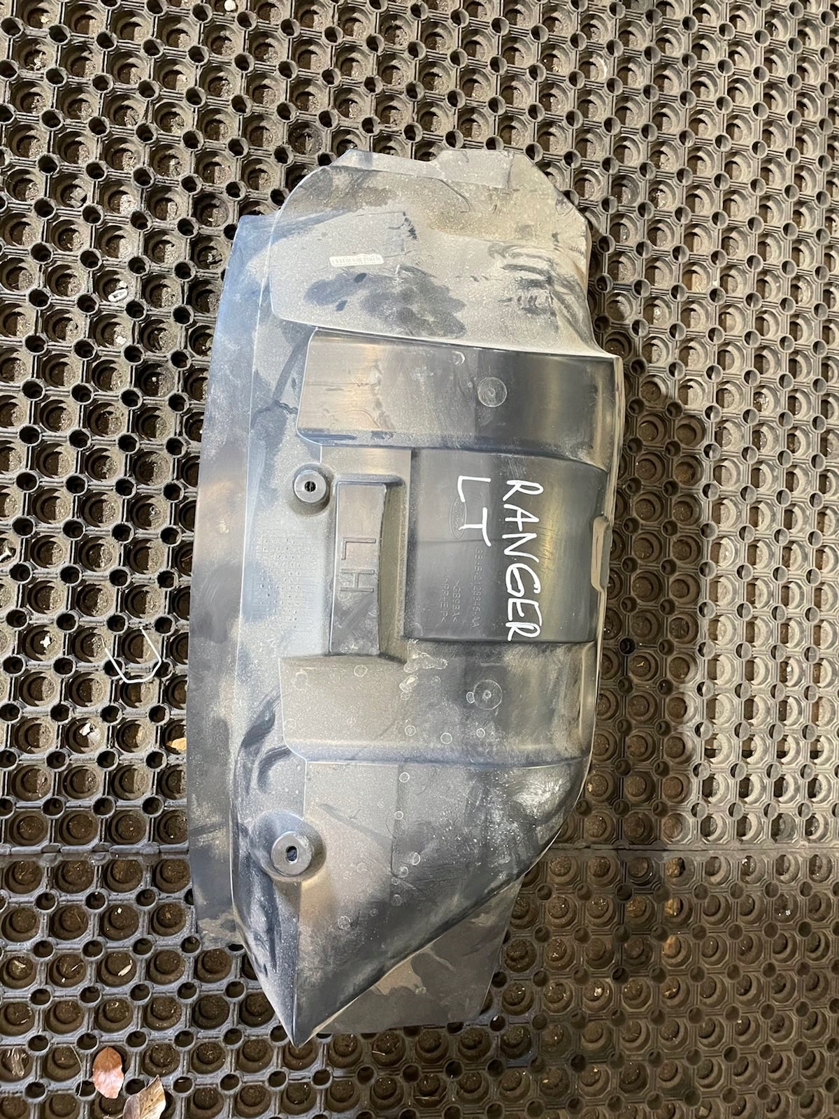 FORD RANGER 19> подкрылки левый зад