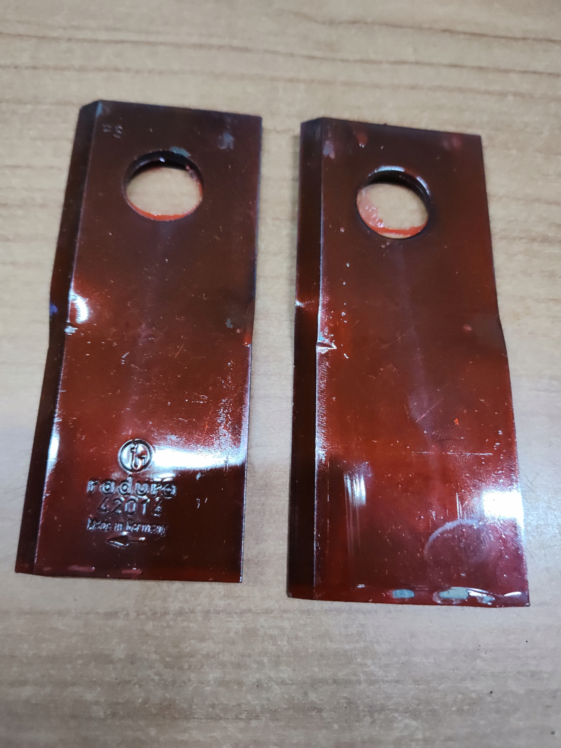 Nóż kosiark Claas Disco prawy 952042 Radura 115x48 Numer katalogowy części 0009520420, 952042.0