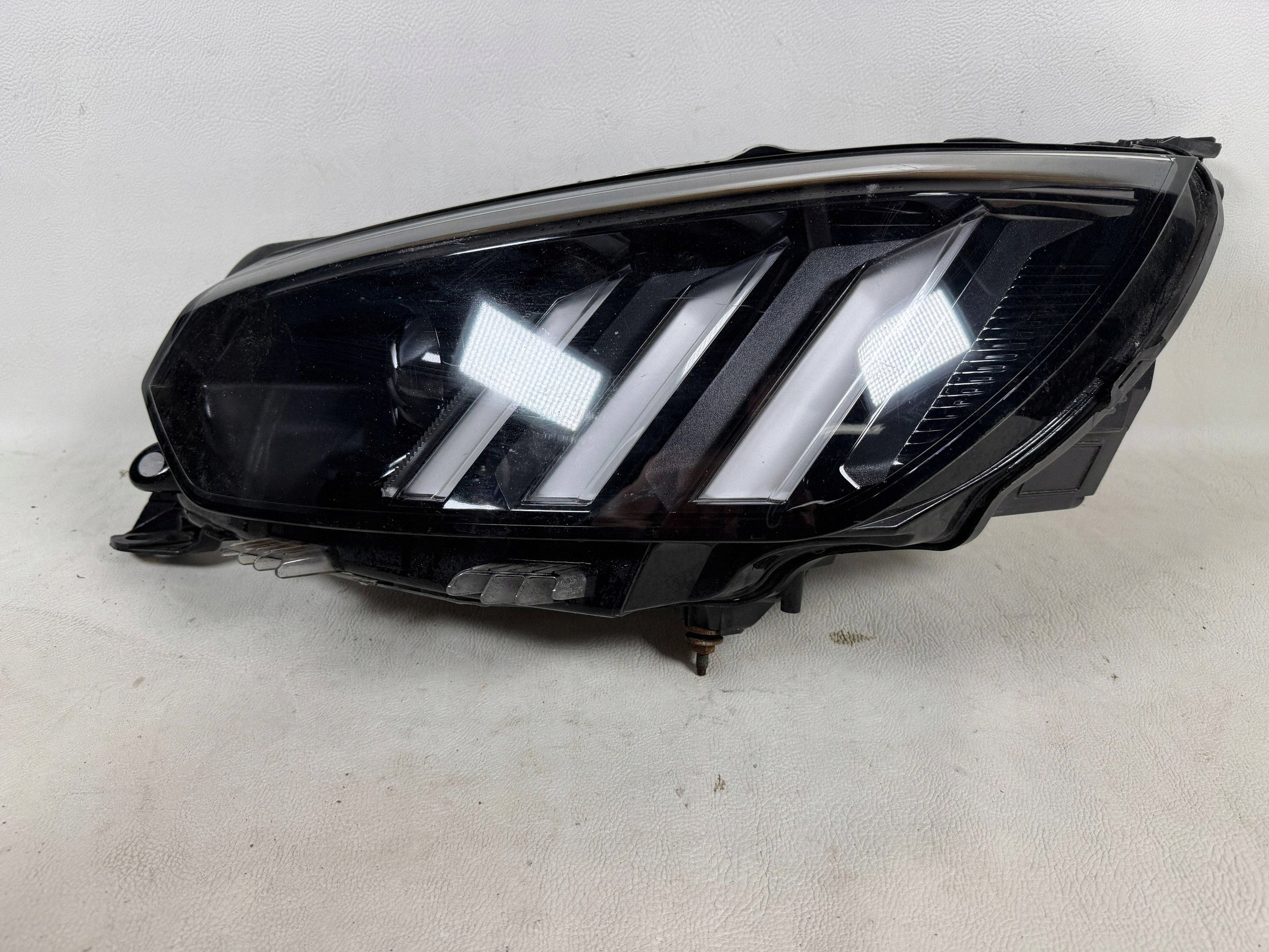 Peugeot 208 2008 2 II Full Led light left front front