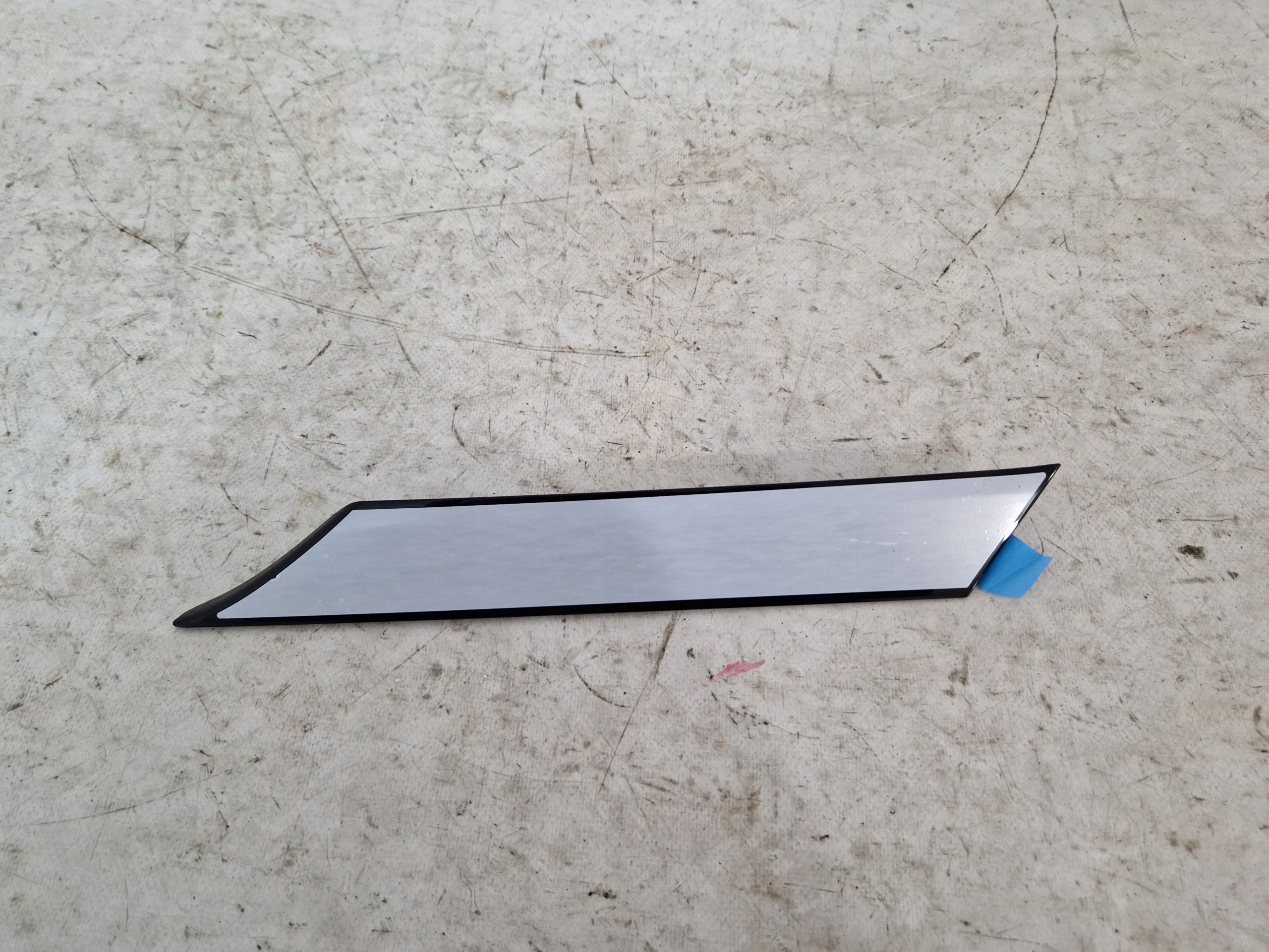 AUDI Q4 E-TRON right moulding fender bumper rear part
