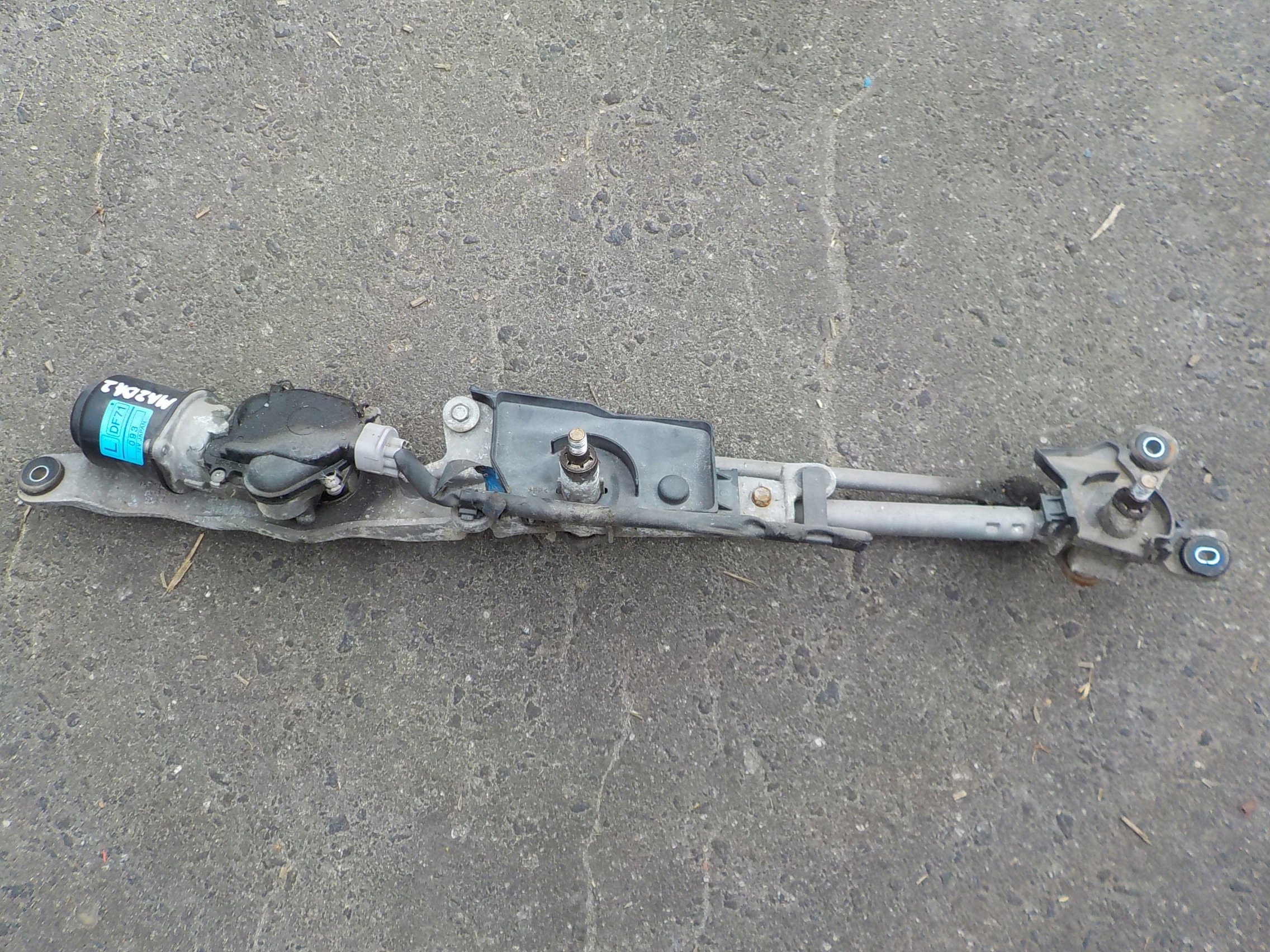 wiper mechanism front mazda 2 de 2009r EUROPA