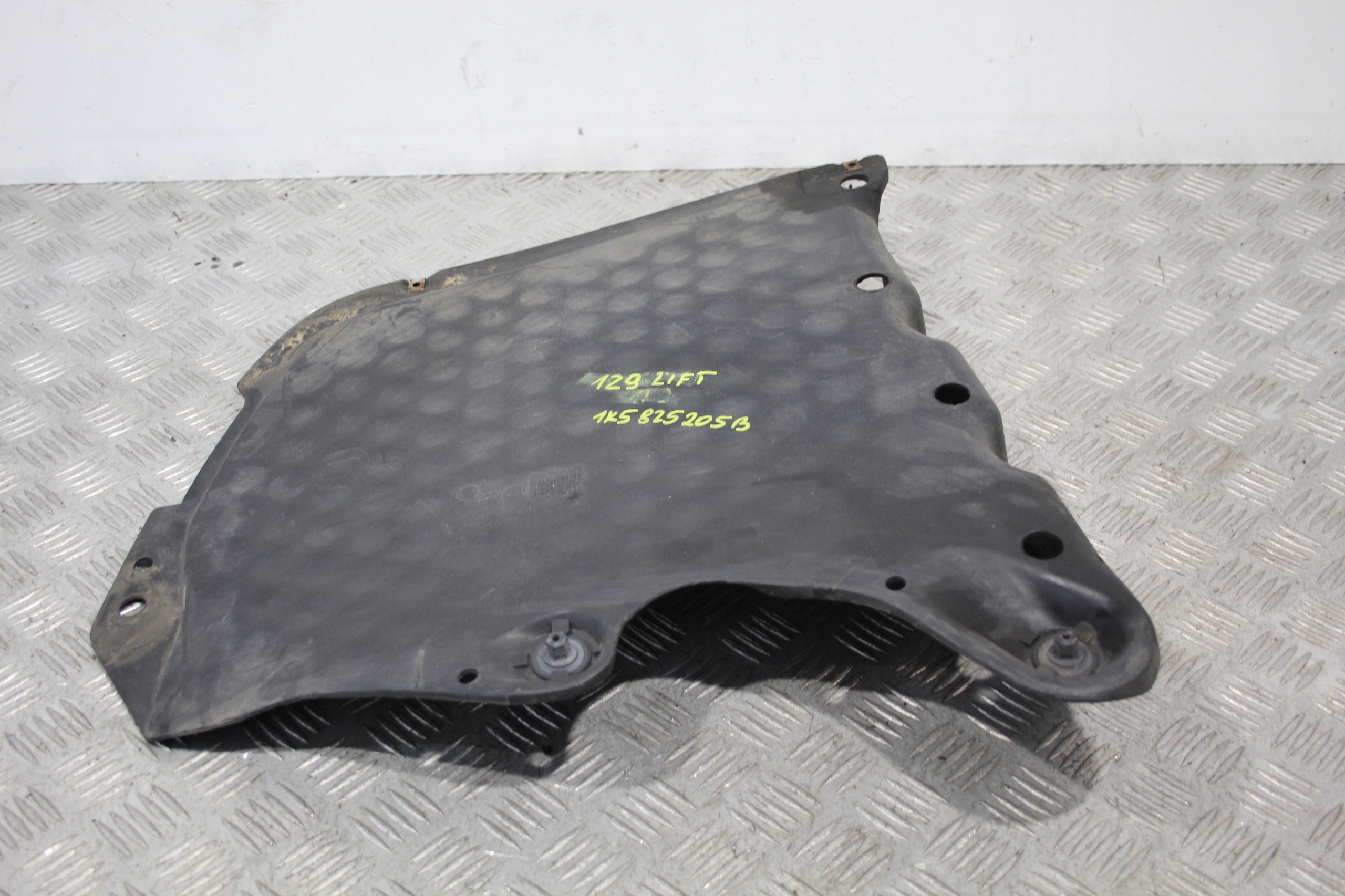 cover below engine KIA SORENTO II 2 LIFT