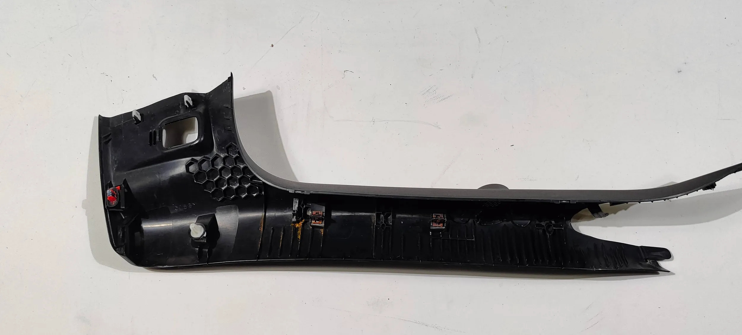 pillar A right panel Ford Mustang 2015- cabrio