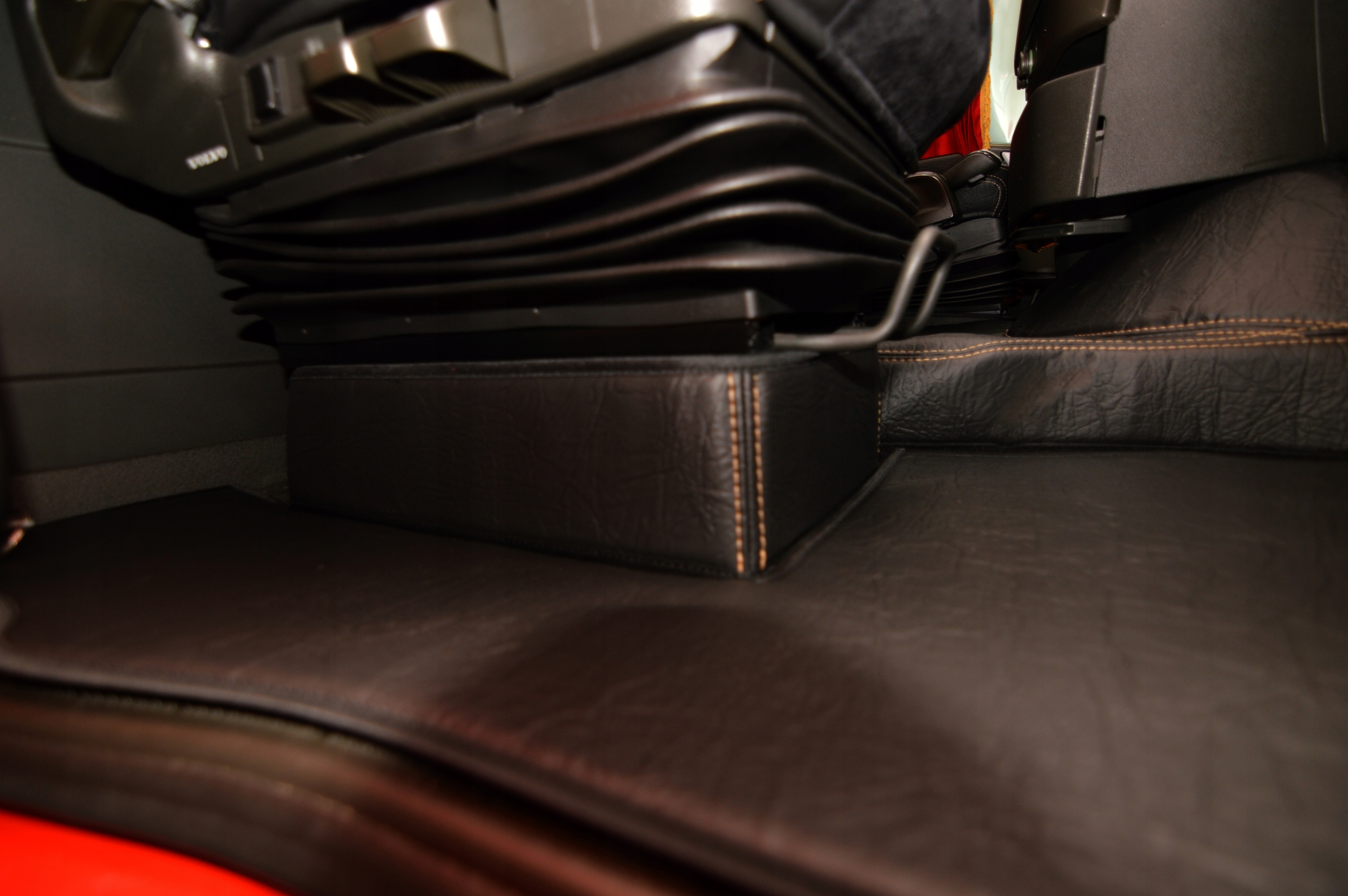 Podstavce Prestige Line pro Volvo Fh od roku 2013 Tir