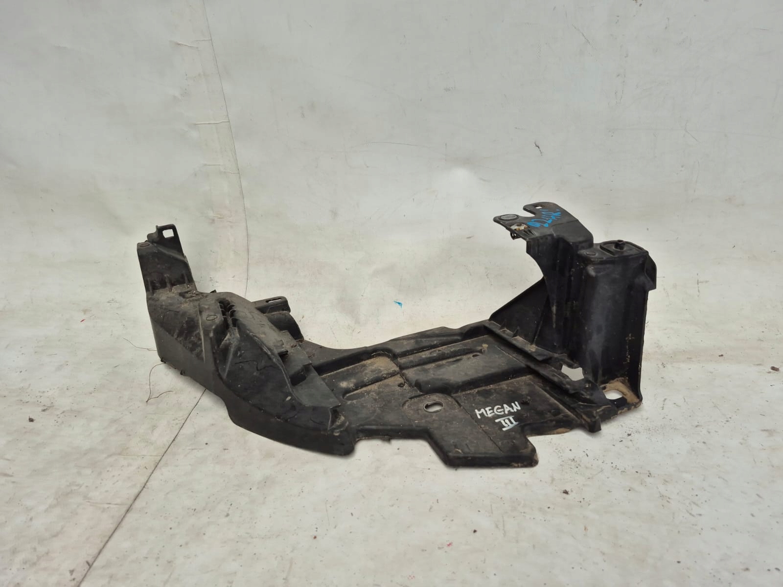 RENAULT MEGANE III 3 08-13 Support Support plaque Droite Avant Avant