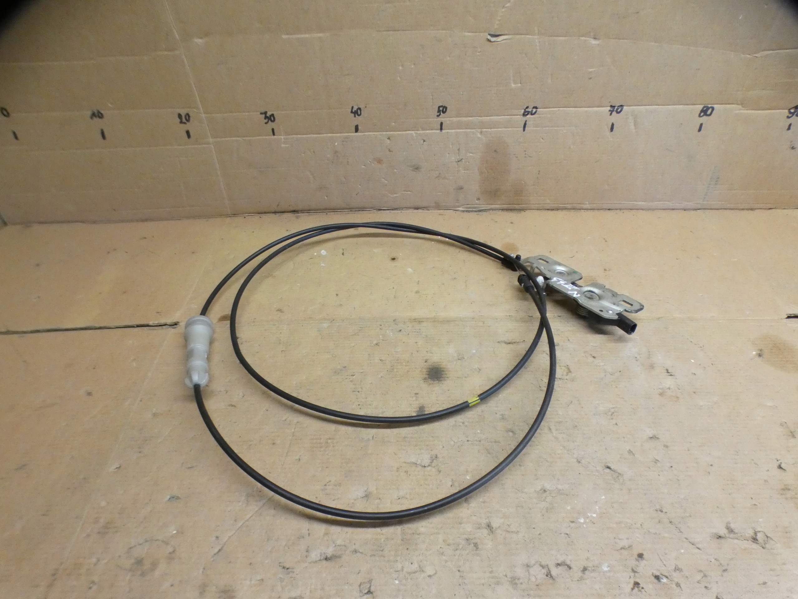 Câble Levier Serrure capot citroen c4 iii OE 9827470080