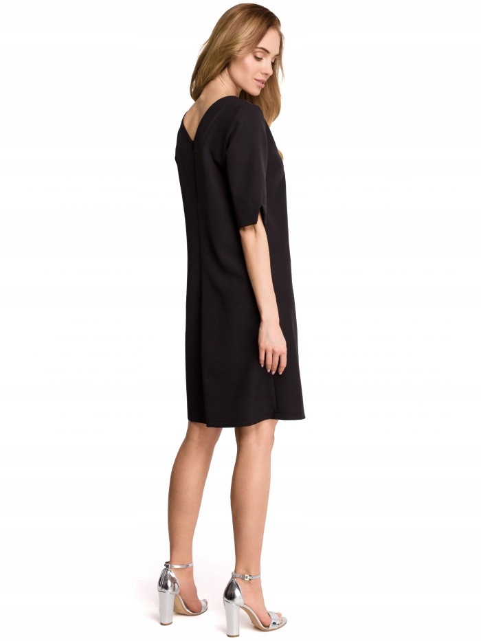 

Eu L S113 Sukienka pudełkowa z dekoltem w serek z