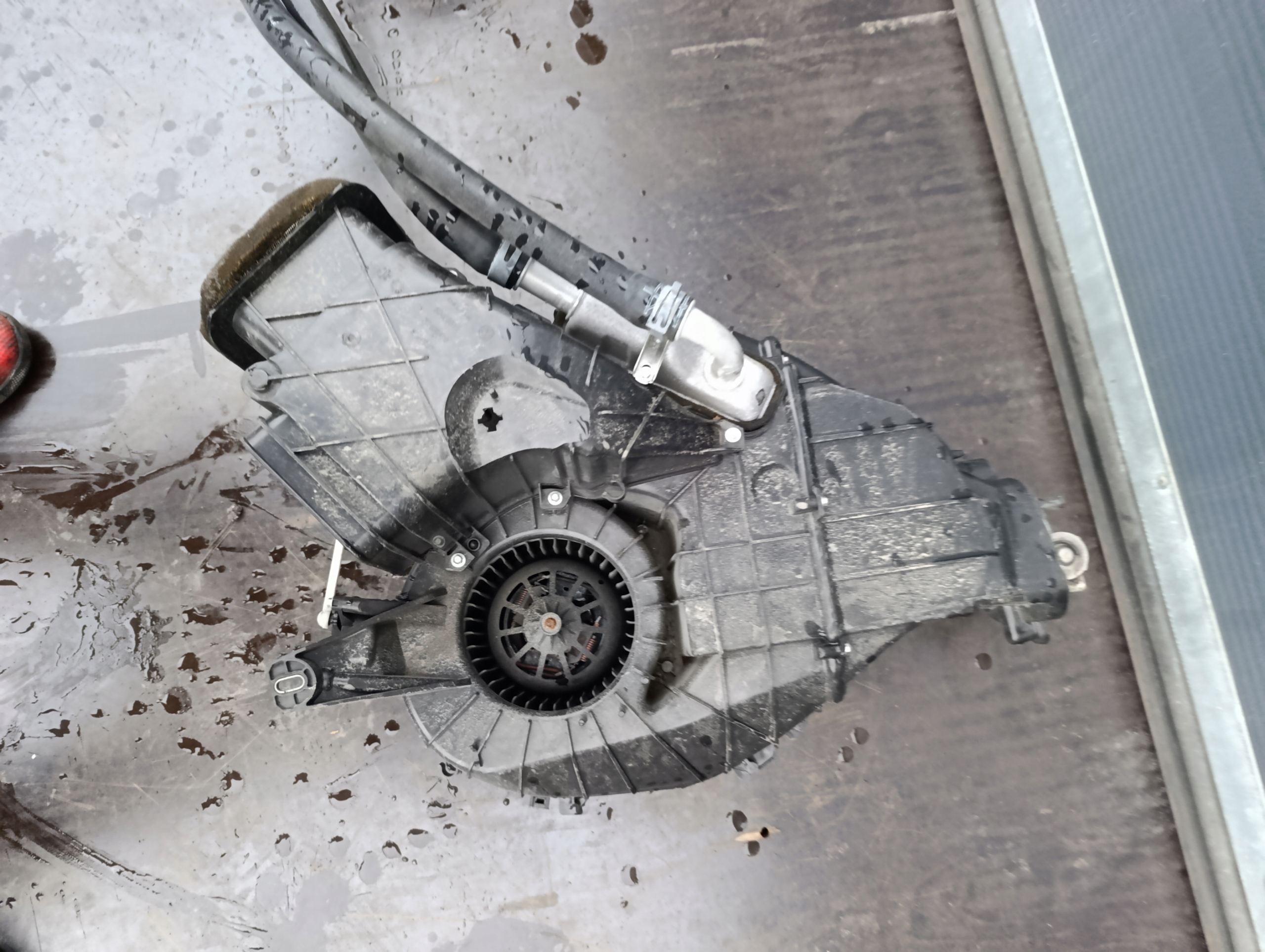 VW T5 2.5 TDI heater CLIMATRONIC/KLIMATRONIK rear part