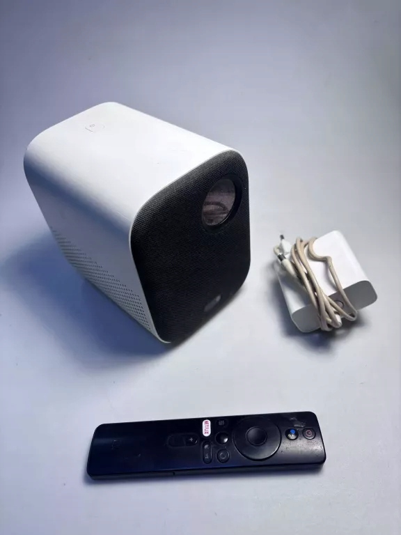 Проектор DLP Xiaomi Mi Smart Compact белый