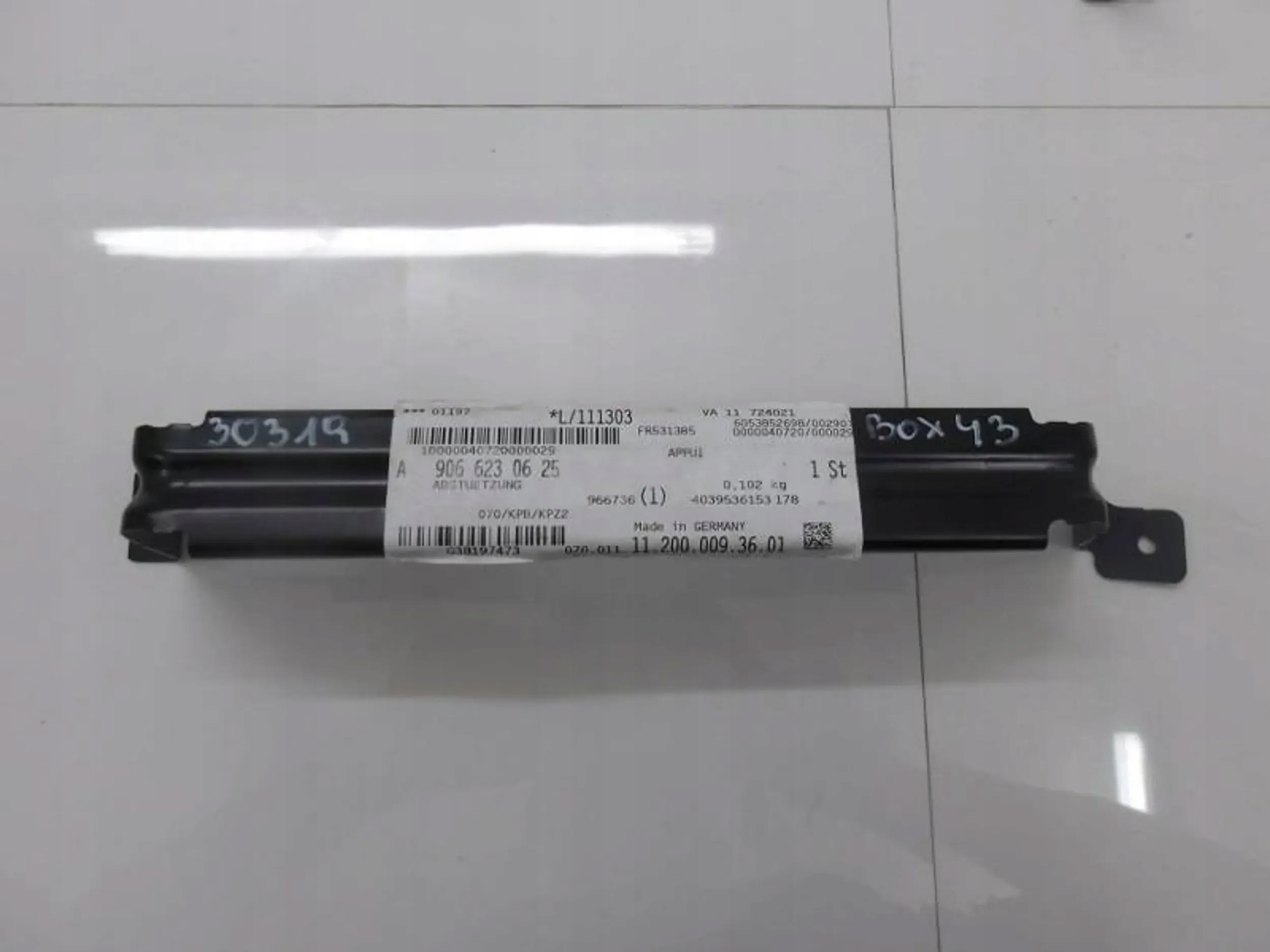 MERCEDES SPRINTER W906 ŚLIZG MOCOWANIE ZDERZAK PRAWY PRZÓD