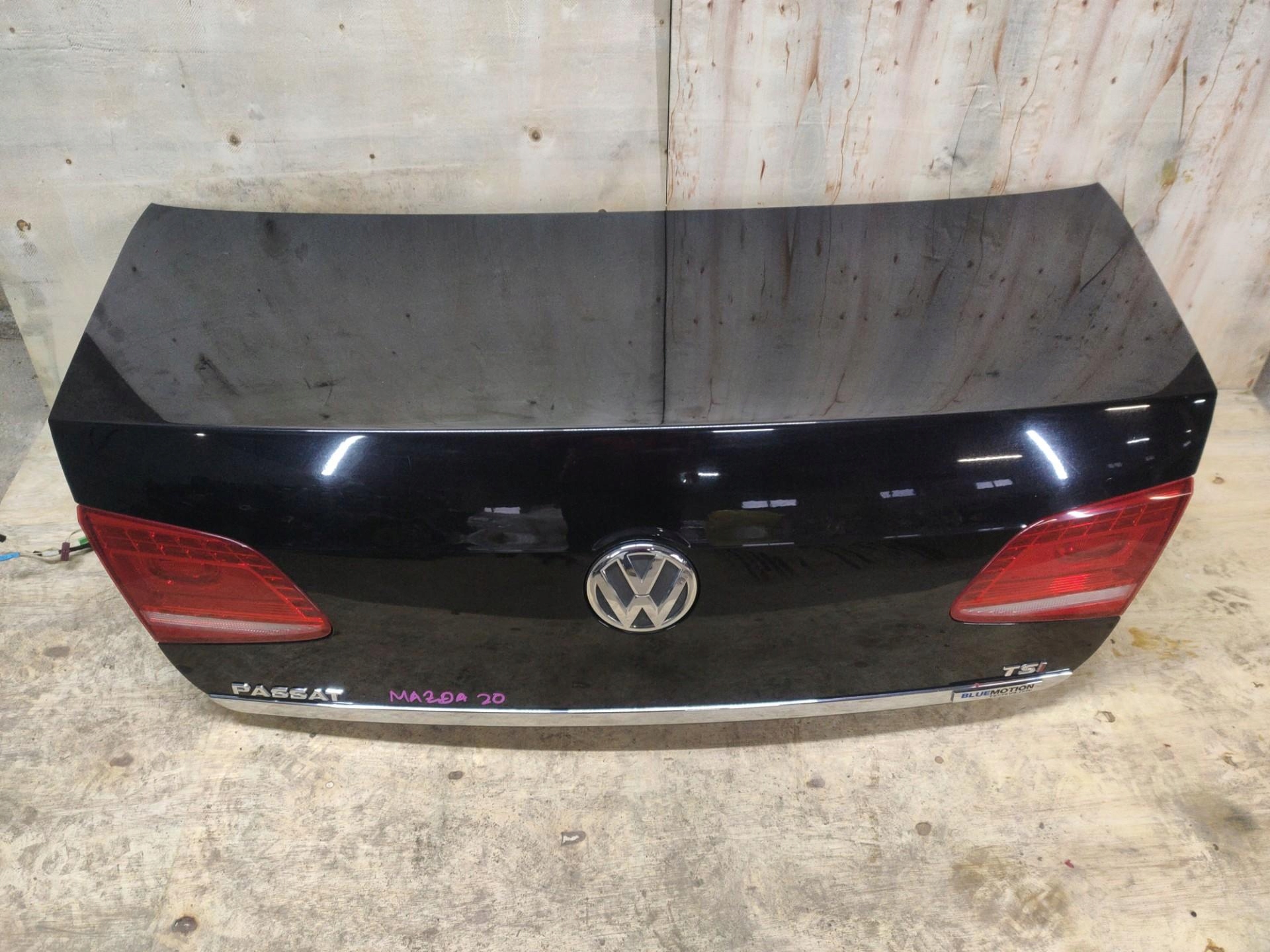 rear trunk door boot Volkswagen Passat B7 2011