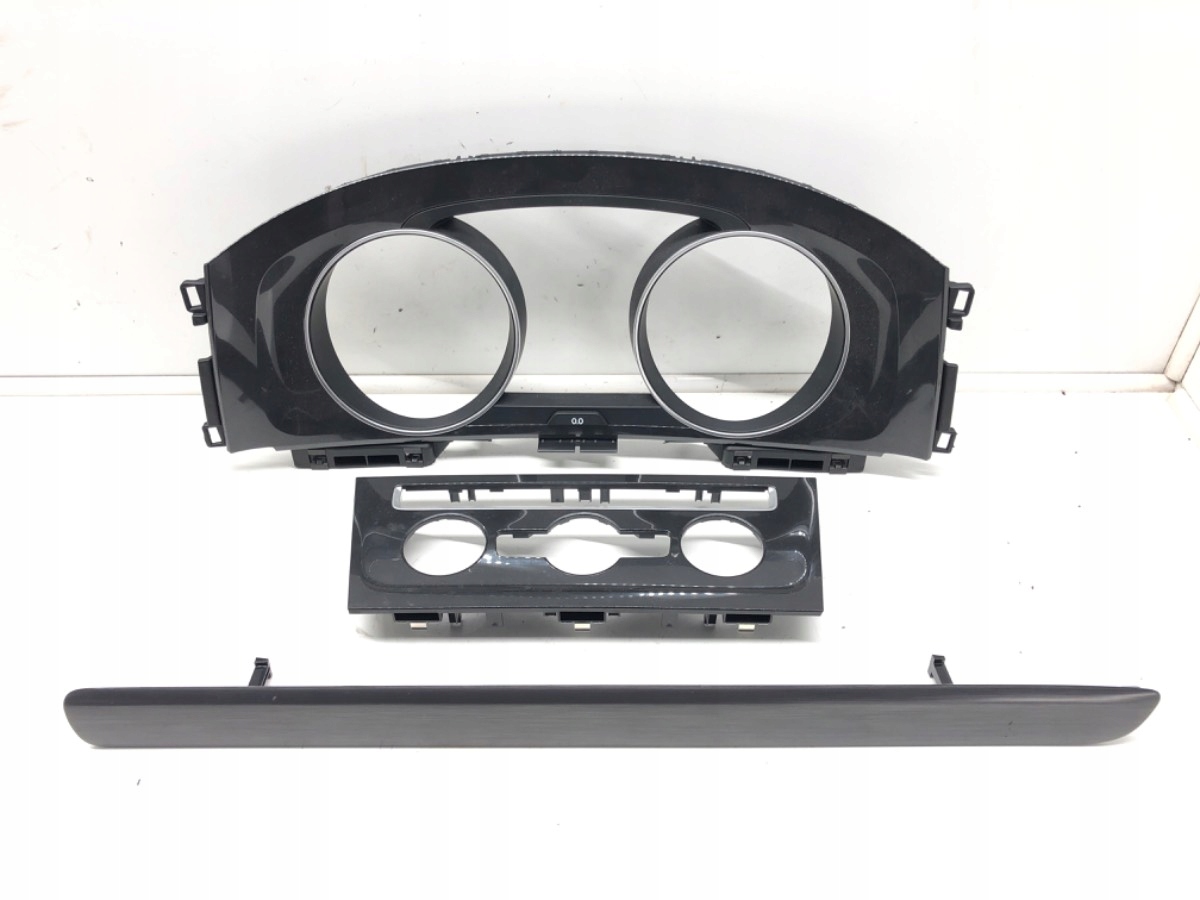 LISTWY DEKOR VW GOLF VII 5G1863100C Hatchback