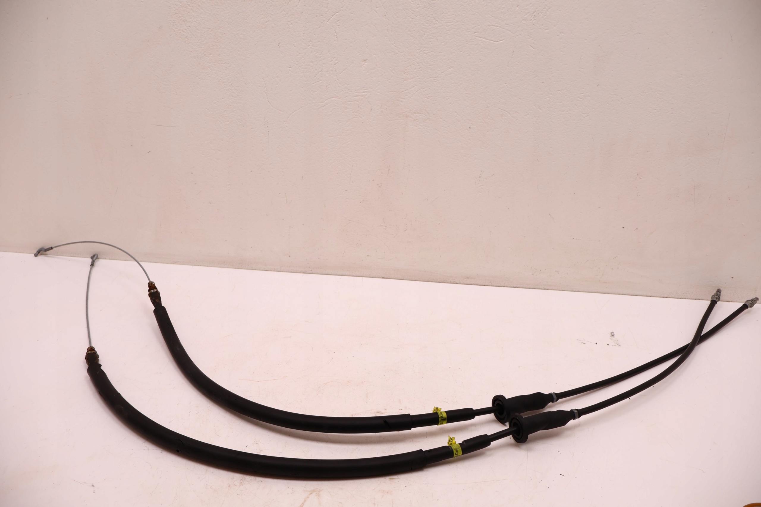 WRANGLER JL 2.2 18- трос тормоза ручного