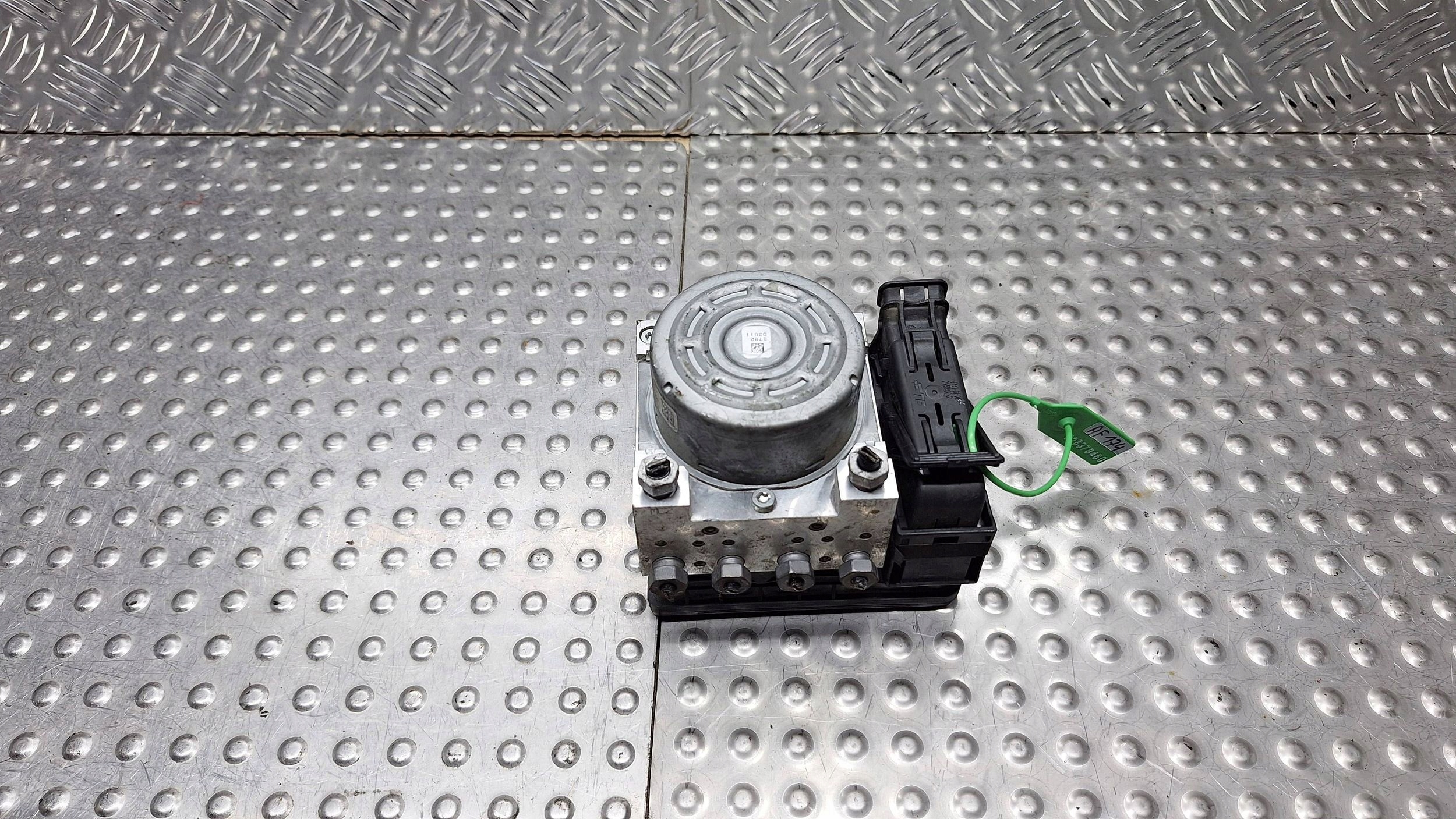 pump control unit ABS M1BC-2B373-CD M1BC-2C219-CD FORD FIESTA MK8 PUMA MK2