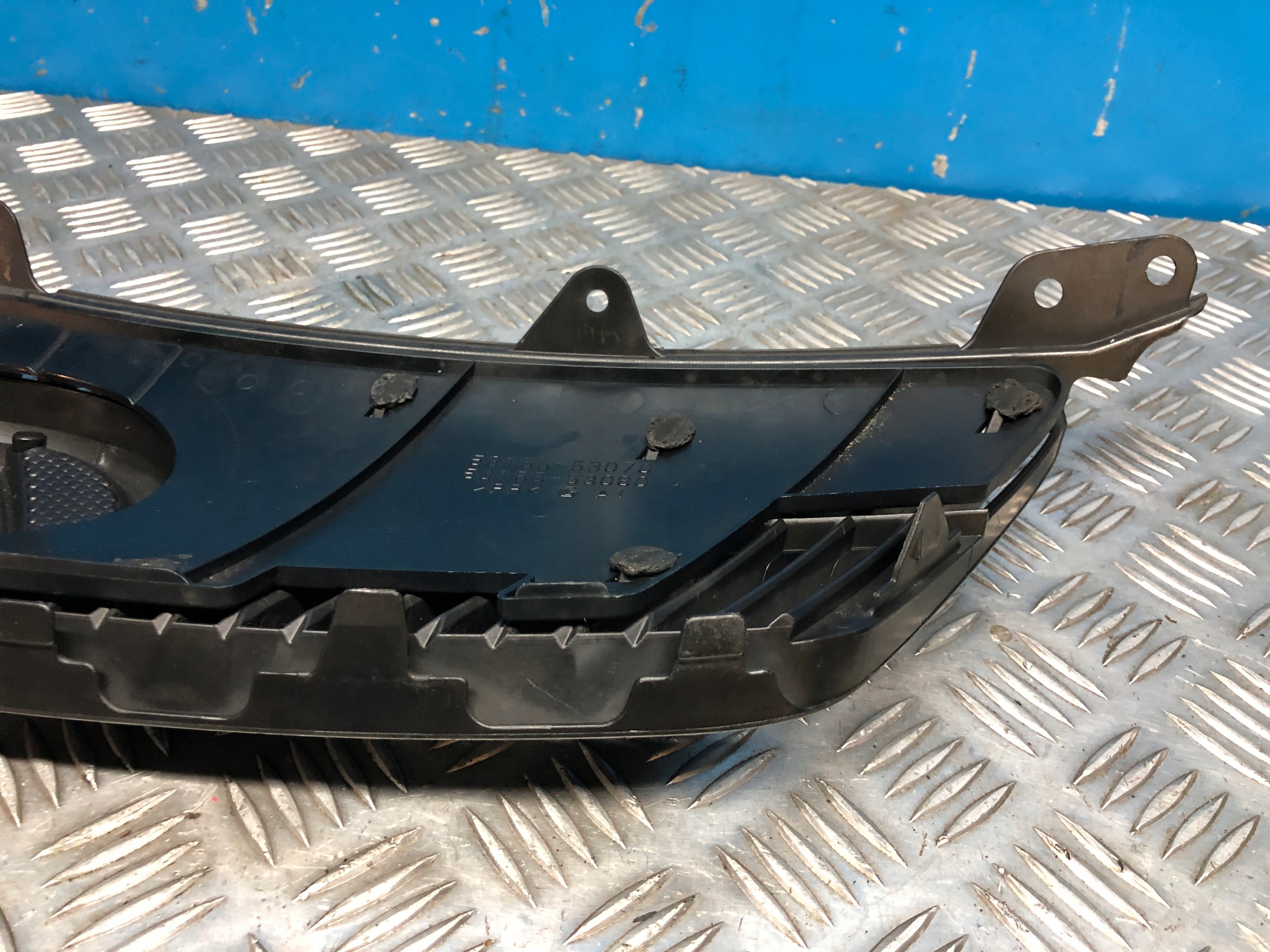 lexus oe 53155-53070 решетка радиатора